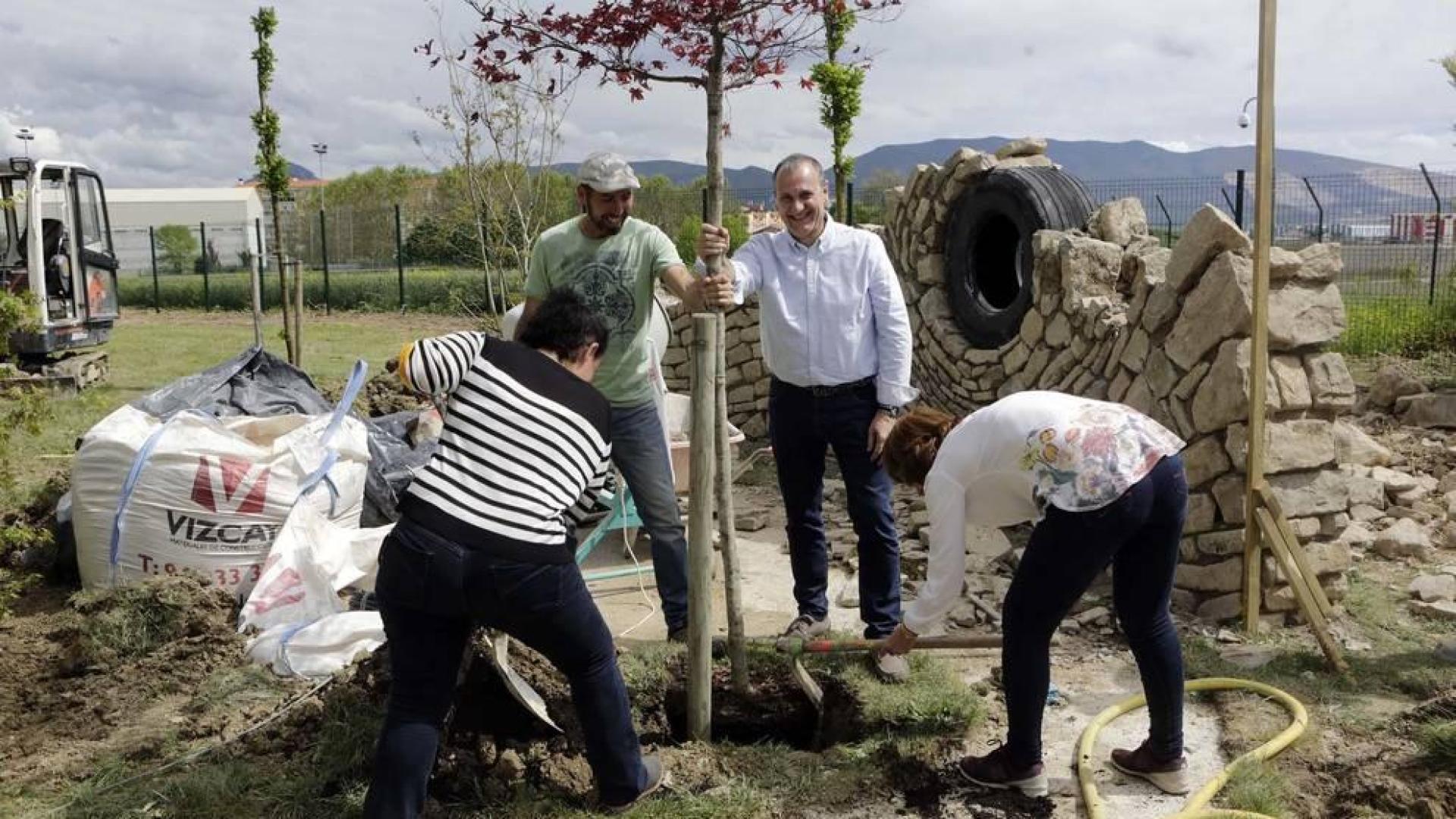 Un jardín sentido que 'recicla' el dolor
