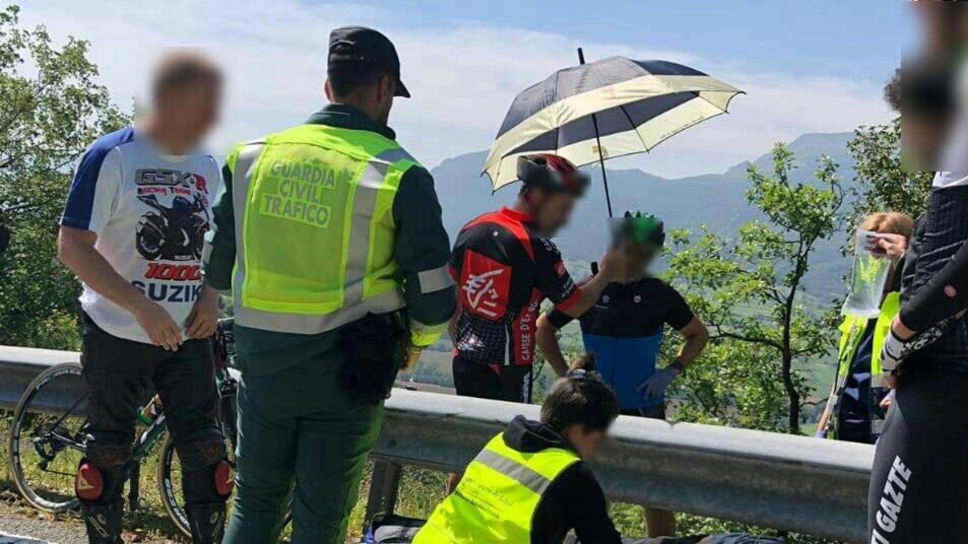 Motorista herido al caer y chocar contra una bionda en la NA-7500