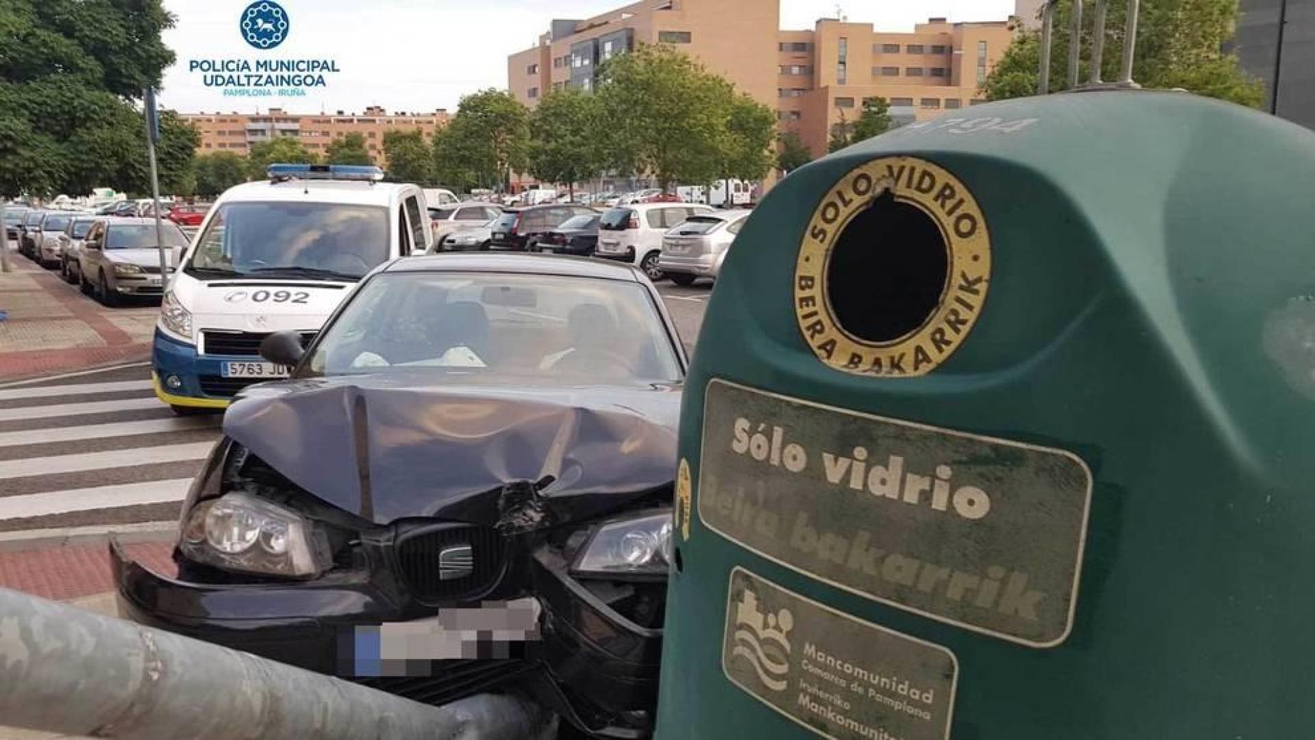Salida de vía en la calle Canal 16 de Pamplona.