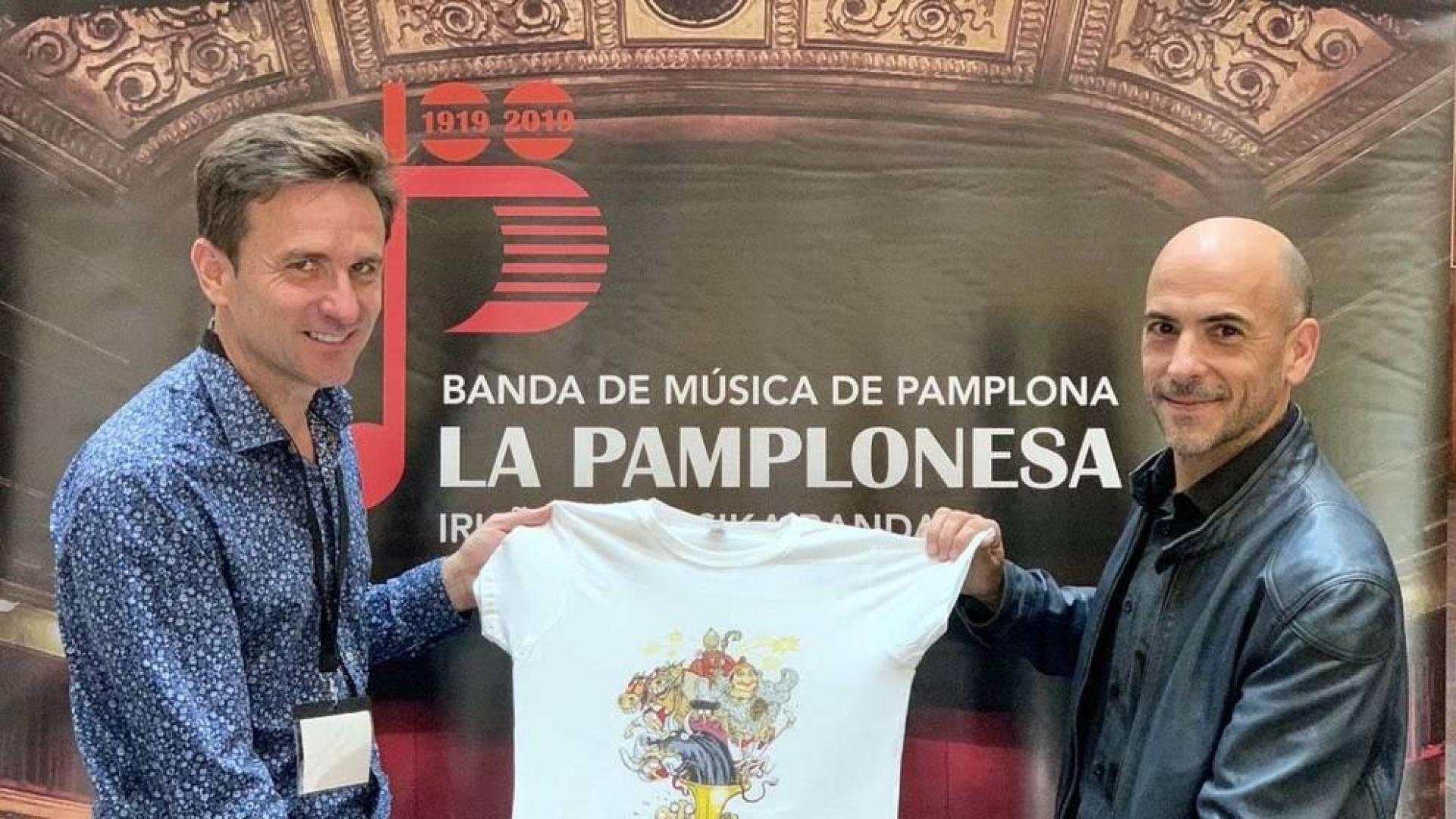 César Oroz diseña una camiseta a La Pamplonesa por  centenario