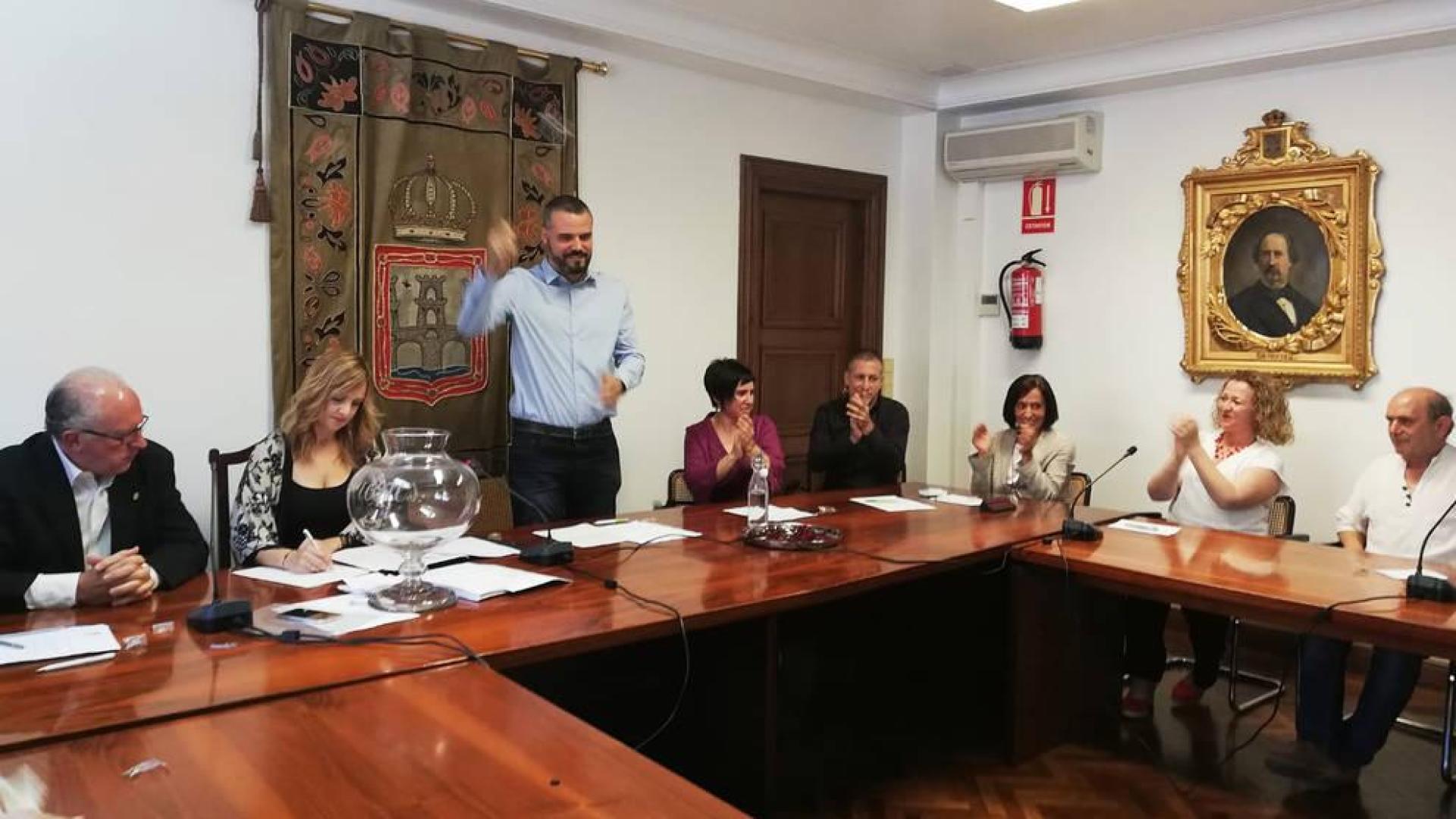 Oihan Mendo Goñi, de EH Bildu, tras ser reelegido nuevo alcalde de Puente la Reina.