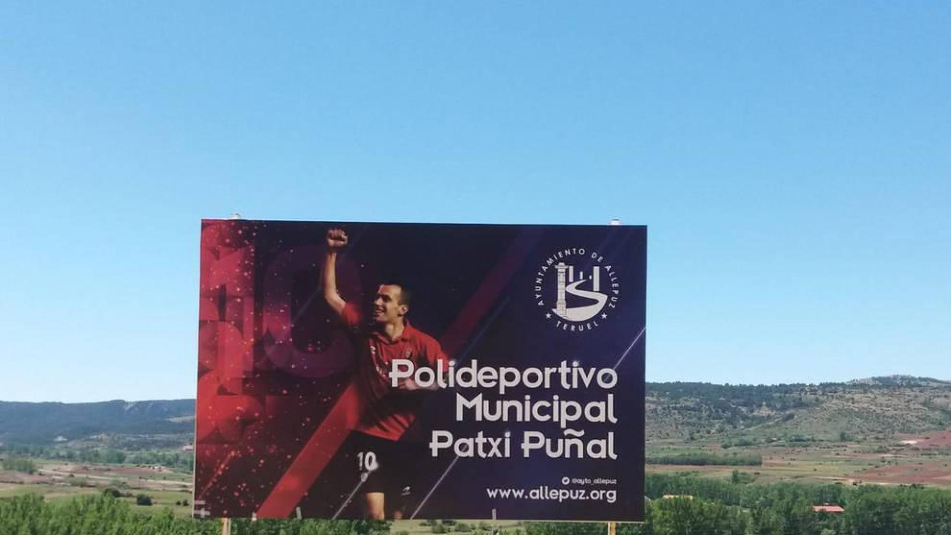 Puñal inaugura la pista polideportiva con su nombre en Allepuz (Teruel)