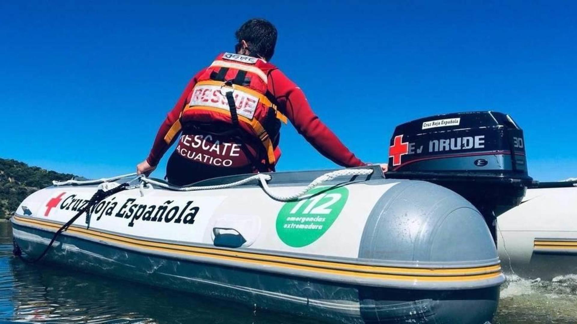 Un equipo acuático de Cruz Roja.