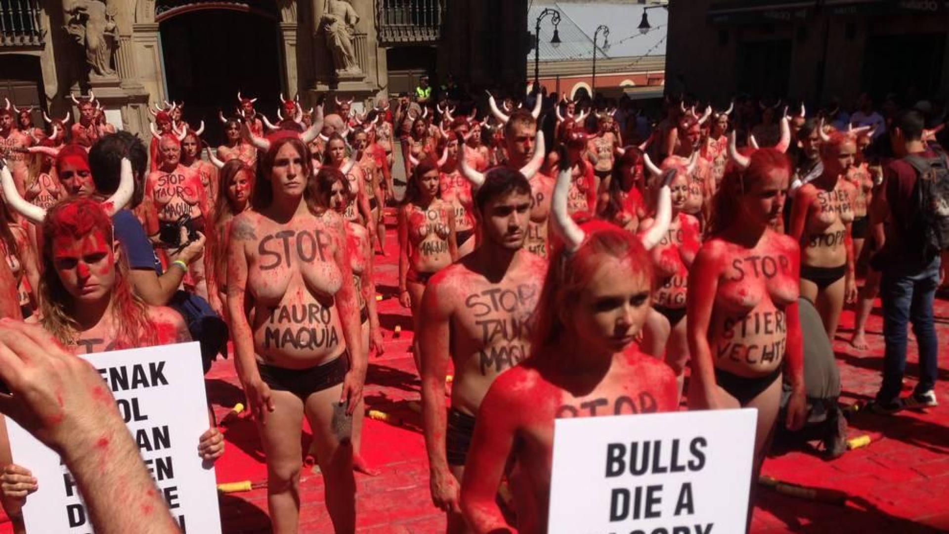 AnimaNaturalis y PETA reclaman "un San Fermín sin sangre"
