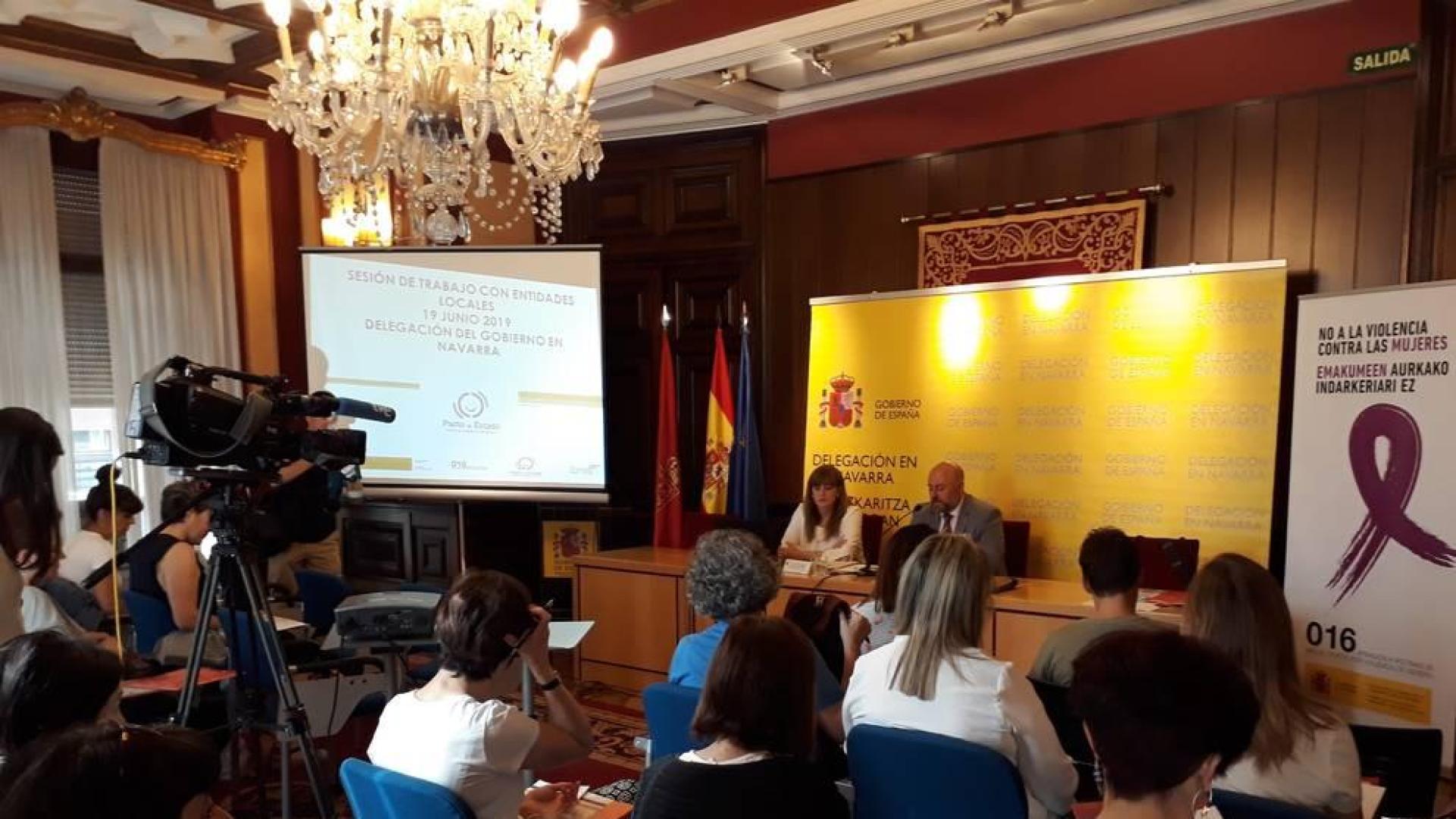 Arasti inaugura una jornada sobre la aplicación de un pacto contra la violencia de género