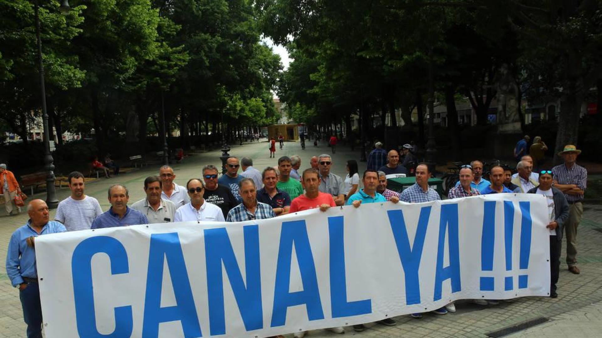 Los agricultores de Tierra Estella llevan el Canal al Parlamento