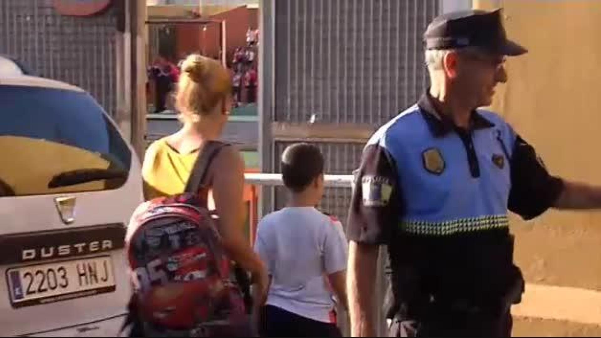 La simpatía de un Policía de Las Palmas se hace viral