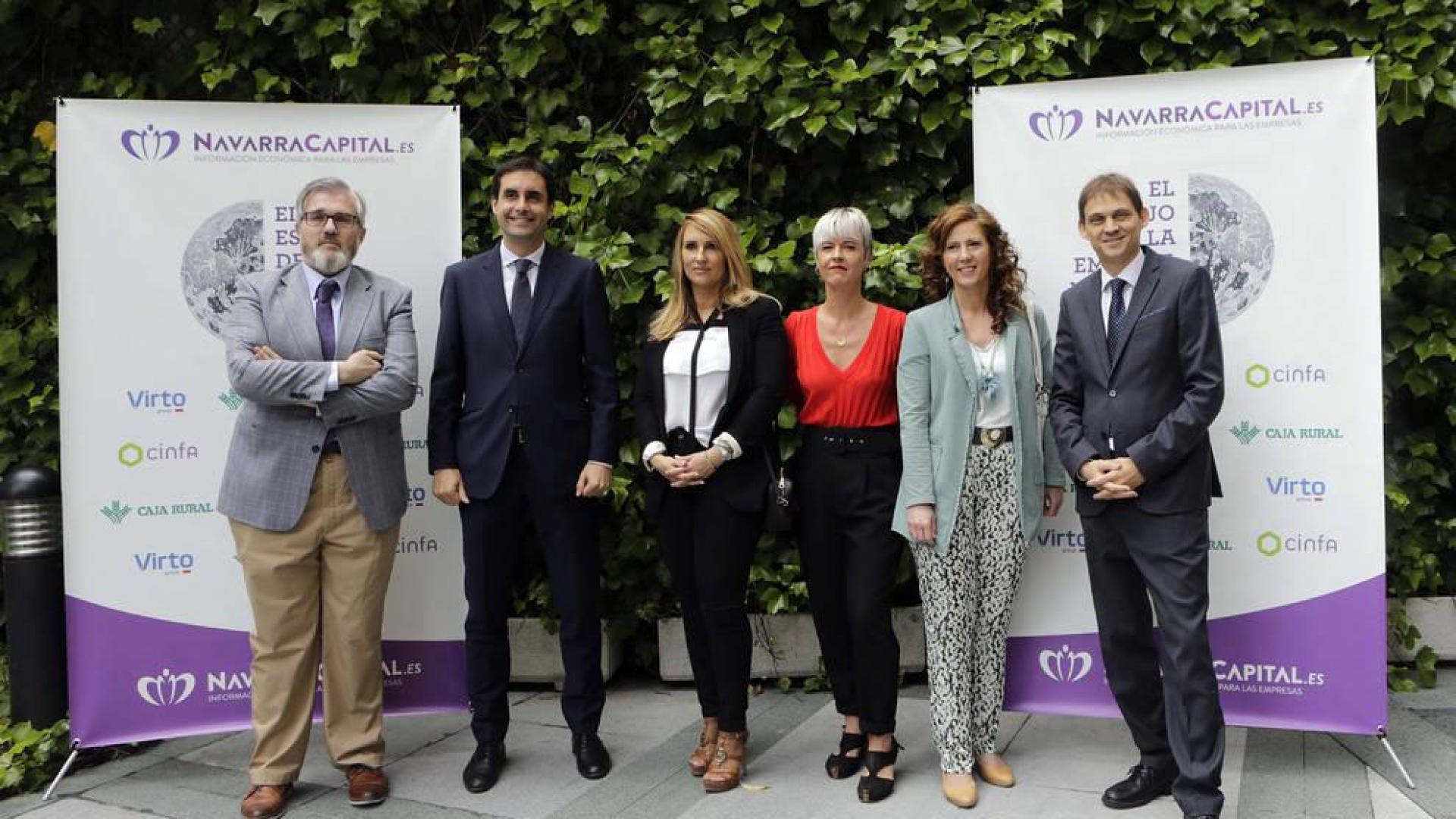 De izquierda a derecha, Tito Navarro (Navarra Capital); Ricardo Goñi (Caja Rural de Navarra); Marta Virto (Ultracongelados Virto); la autora del estudio, Eva Perujuániz; Cristina Nuin (Laboratorios Cinfa); y Mikel Benet (Navarra Capital).