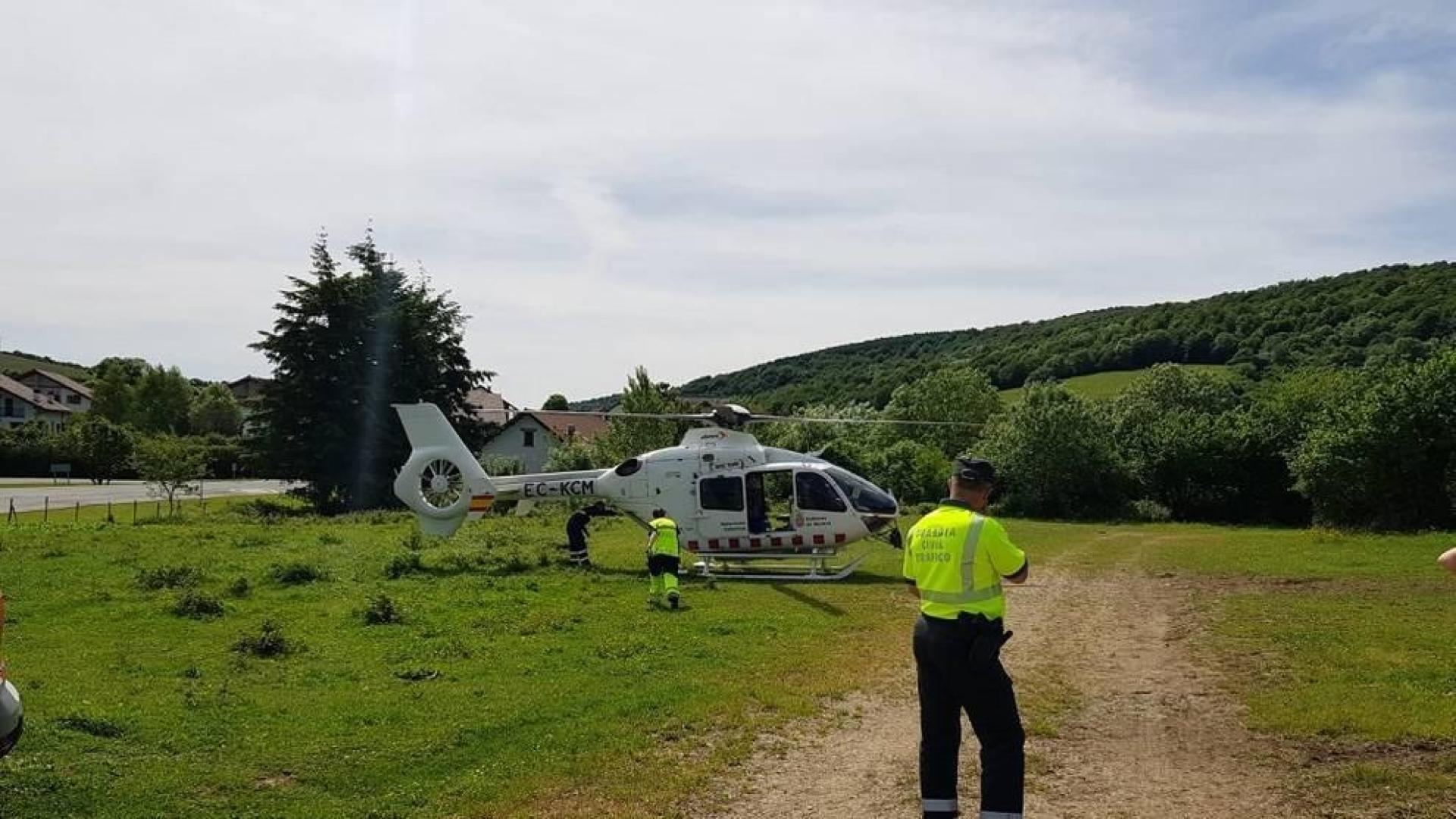 Un ciclista holandés, trasladado al CHN tras caer en la N-135, en Espinal