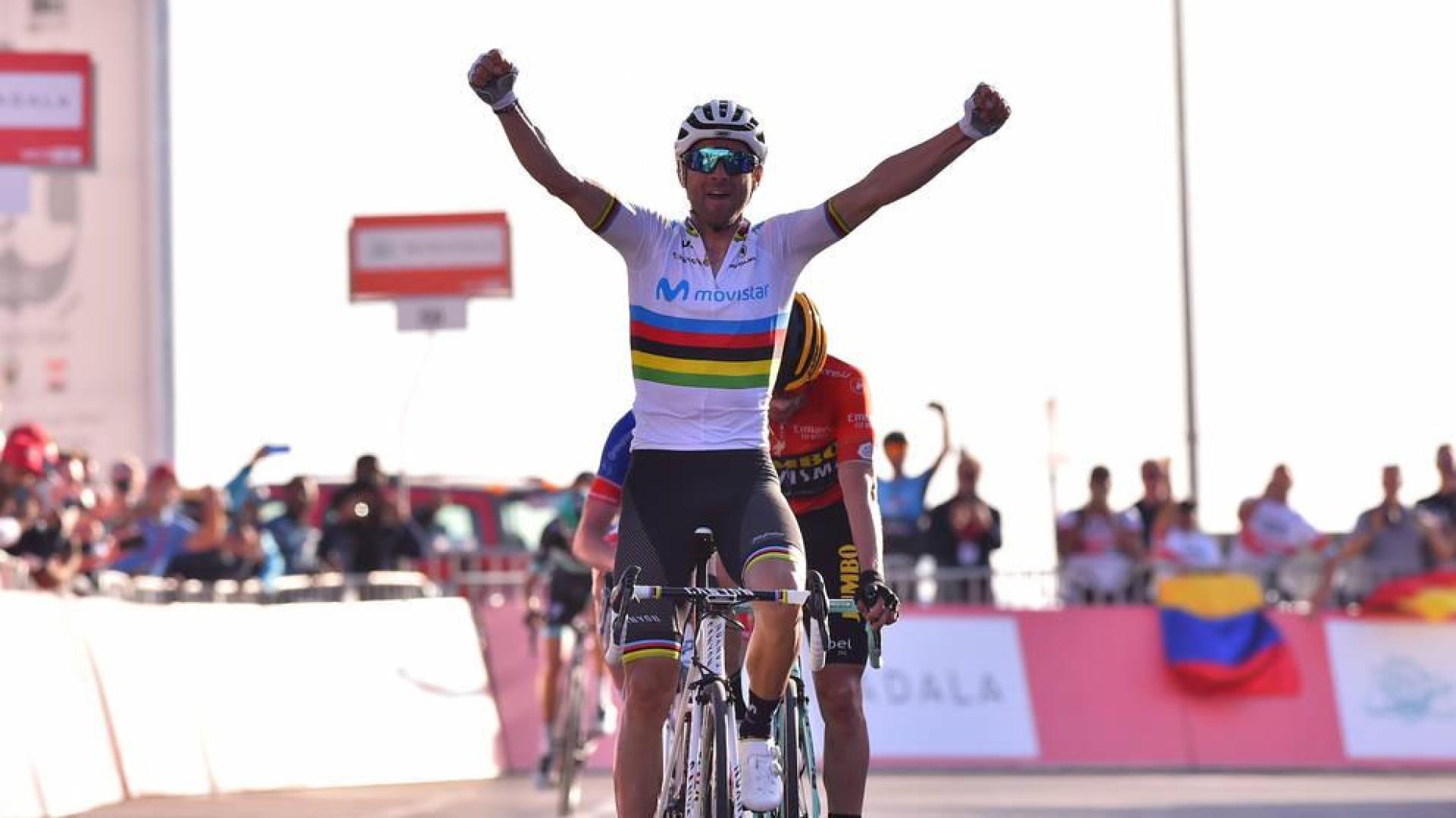 Valverde logra en Abu Dabi su primera victoria con el maillot arco iris