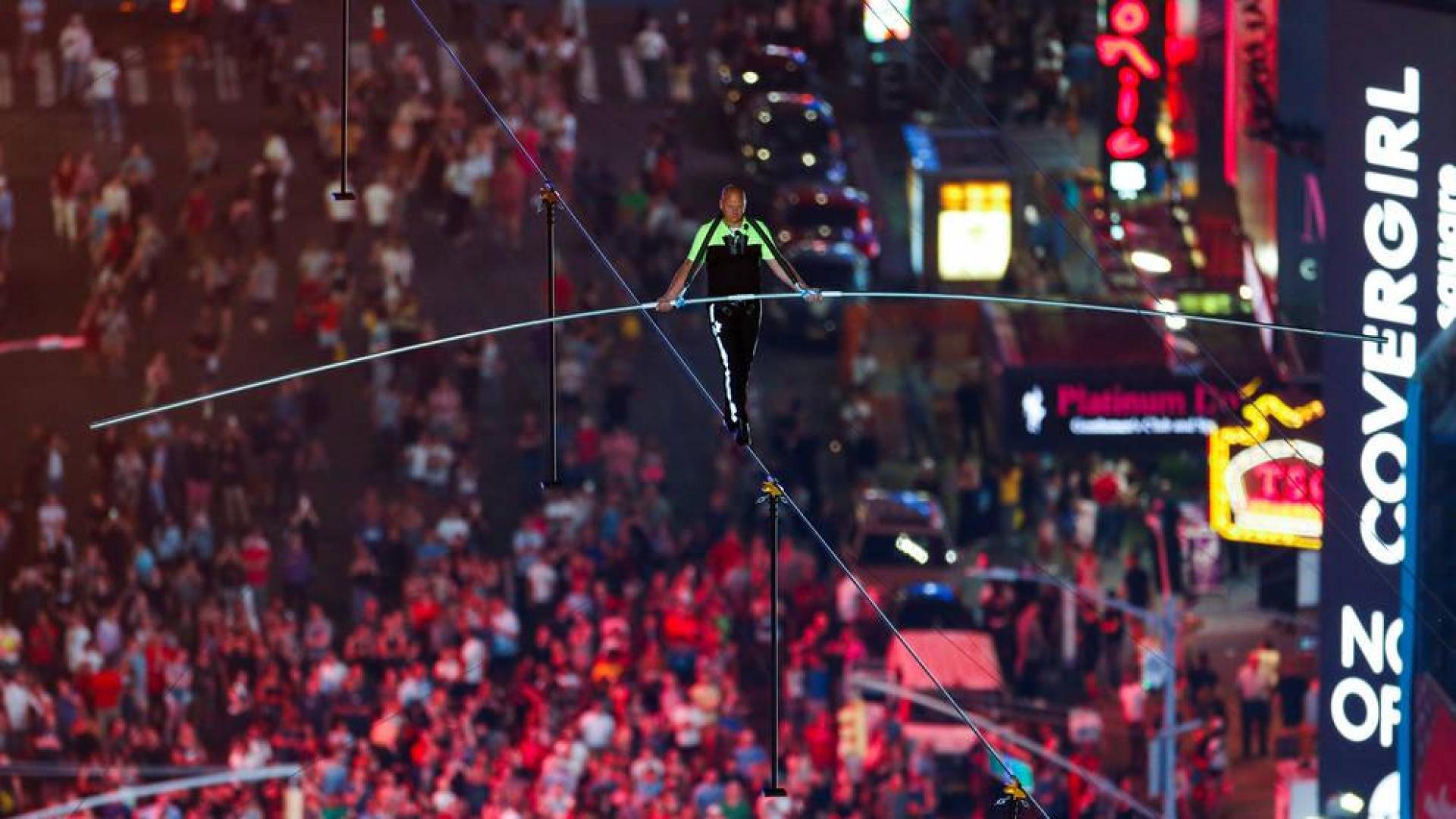 Nik Wallenda, cruzando Times Square.