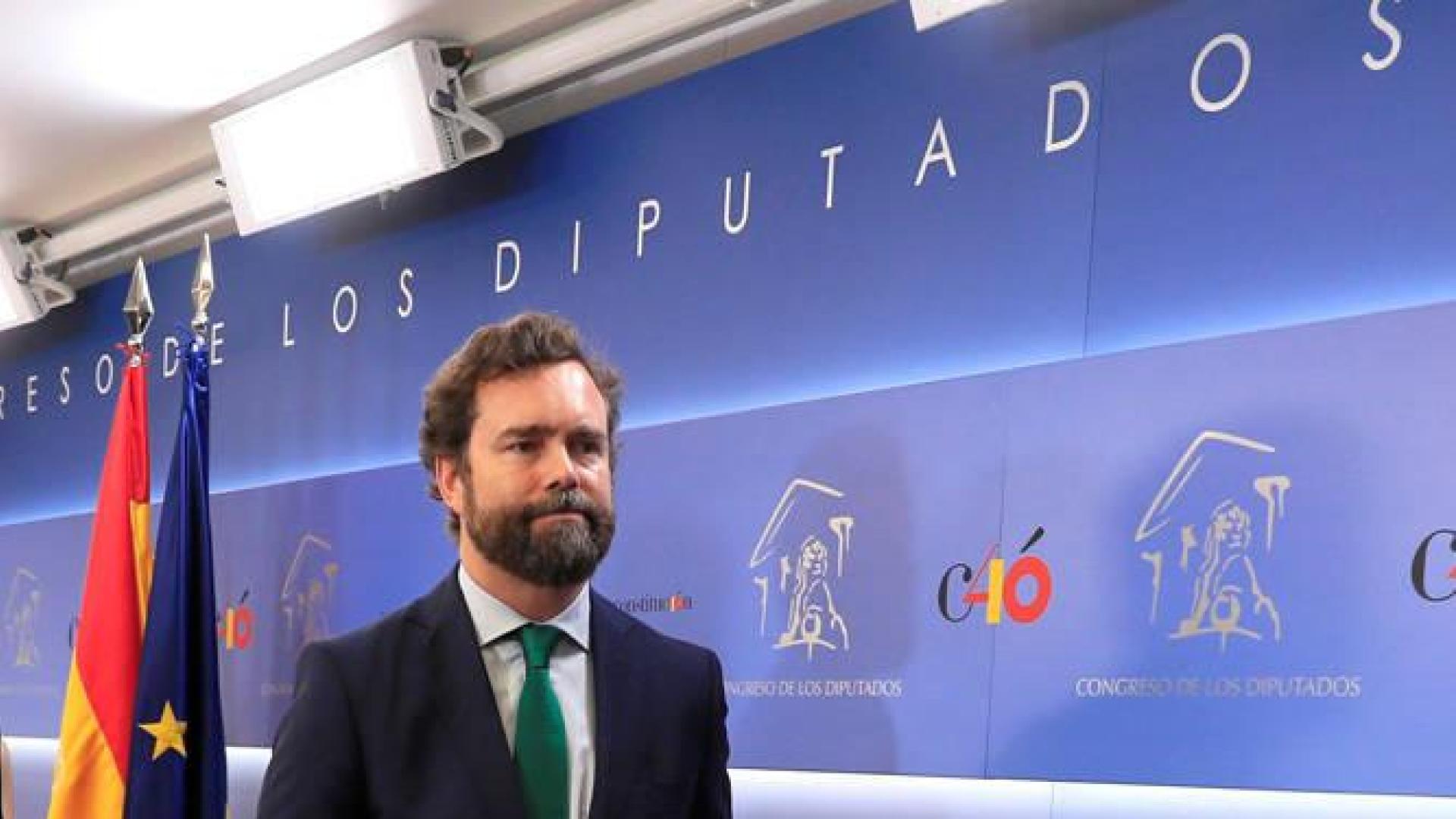 Vox enseña el pacto con PP y Cs para gobiernos de coalición y lo da por roto
