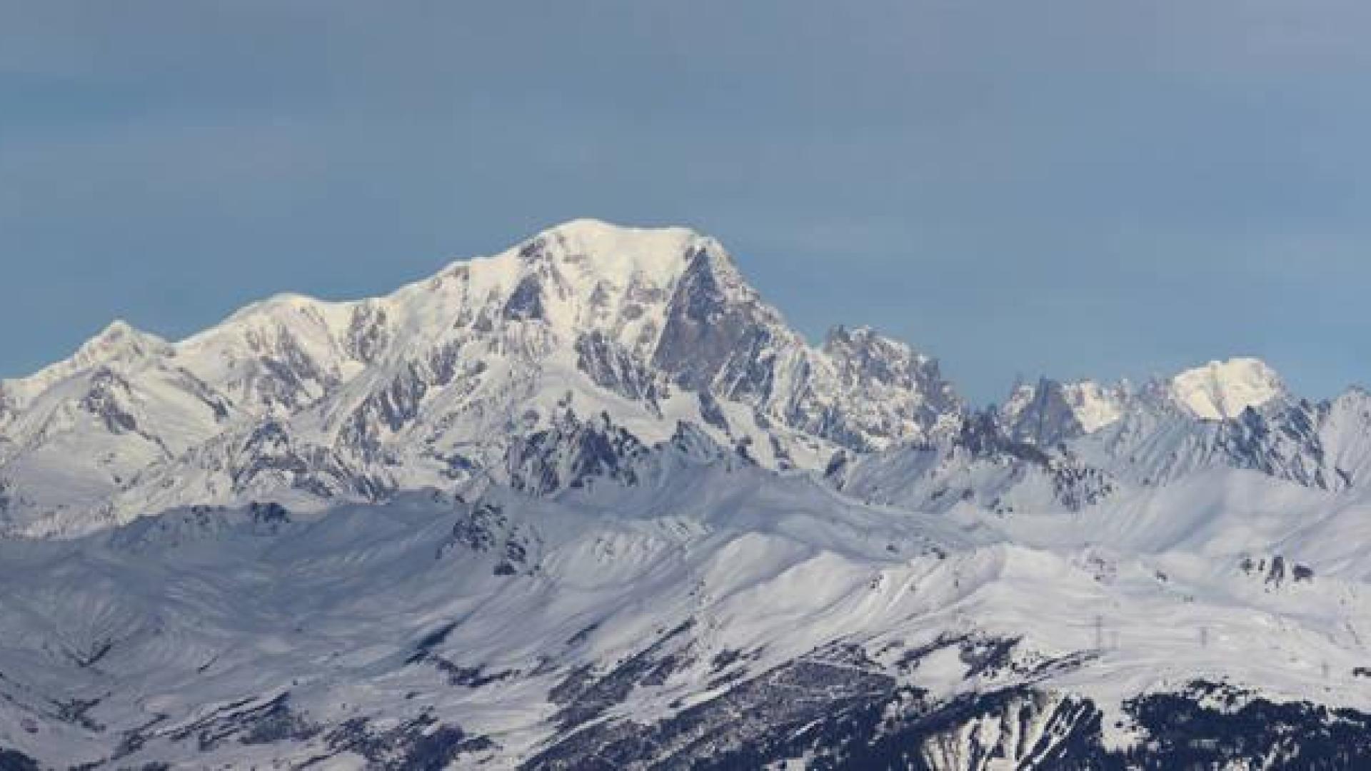 A la cumbre del Mont Blanc... en avioneta