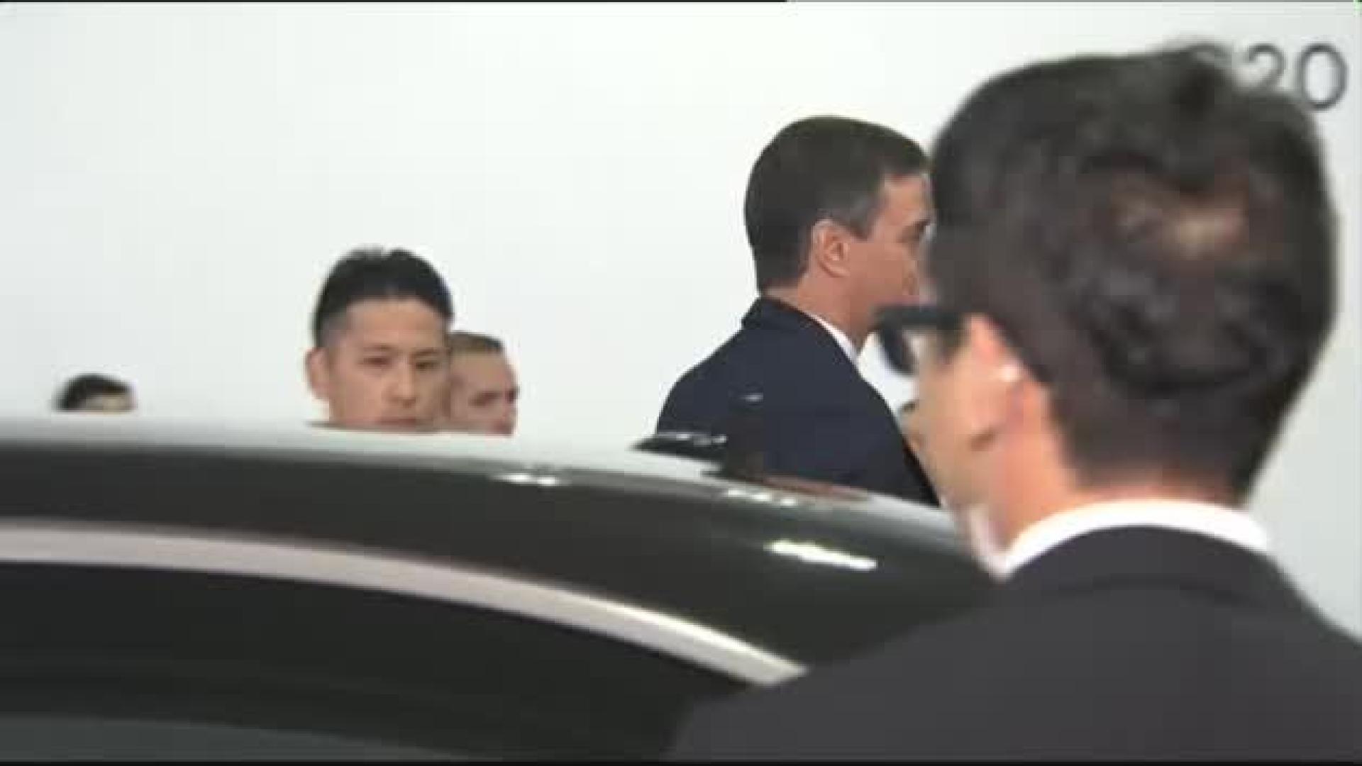 Trump muestra su sitio a Pedro Sánchez