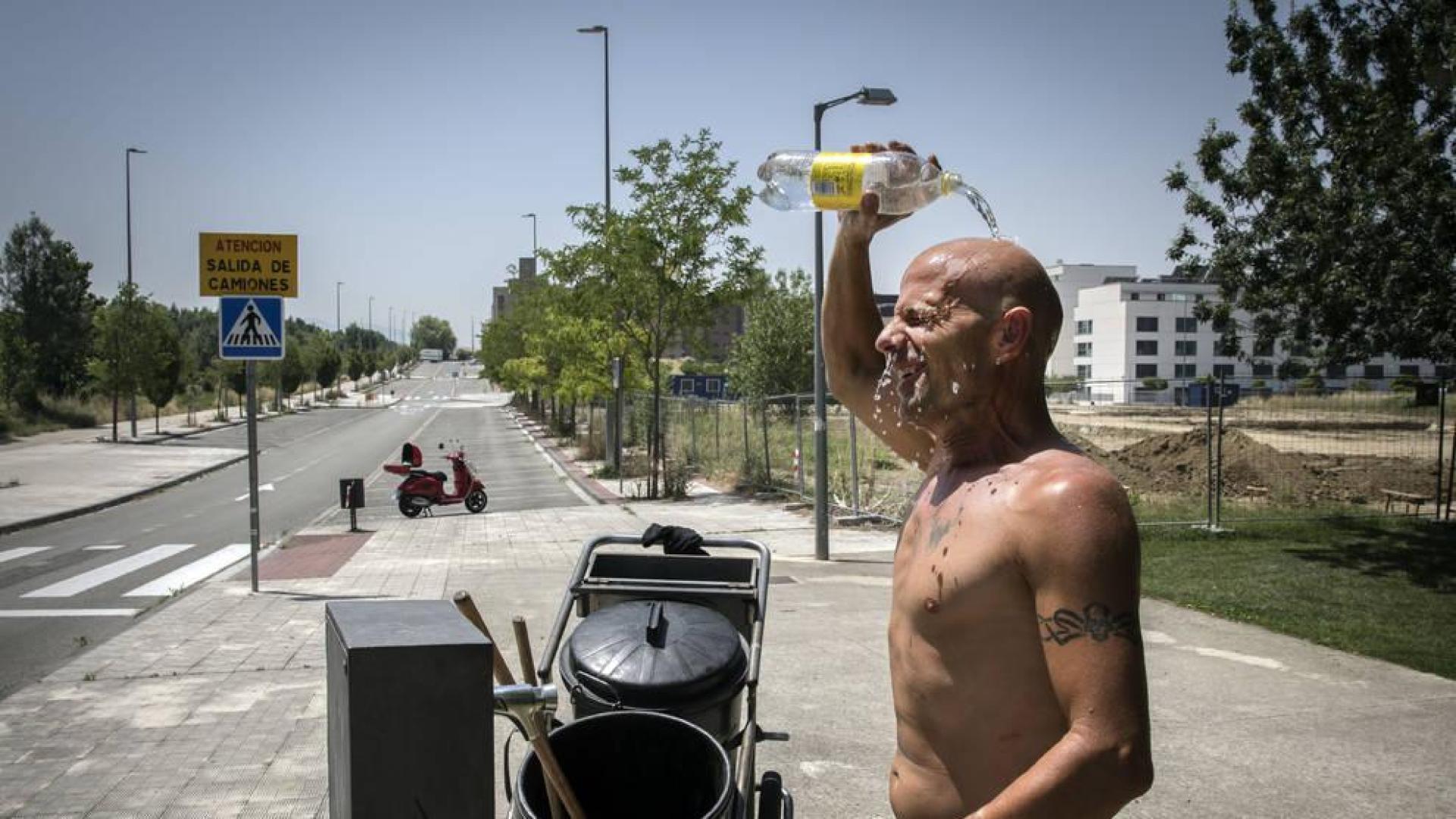 La alerta roja sigue este sábado en centro y Ribera con máximas de hasta 42º