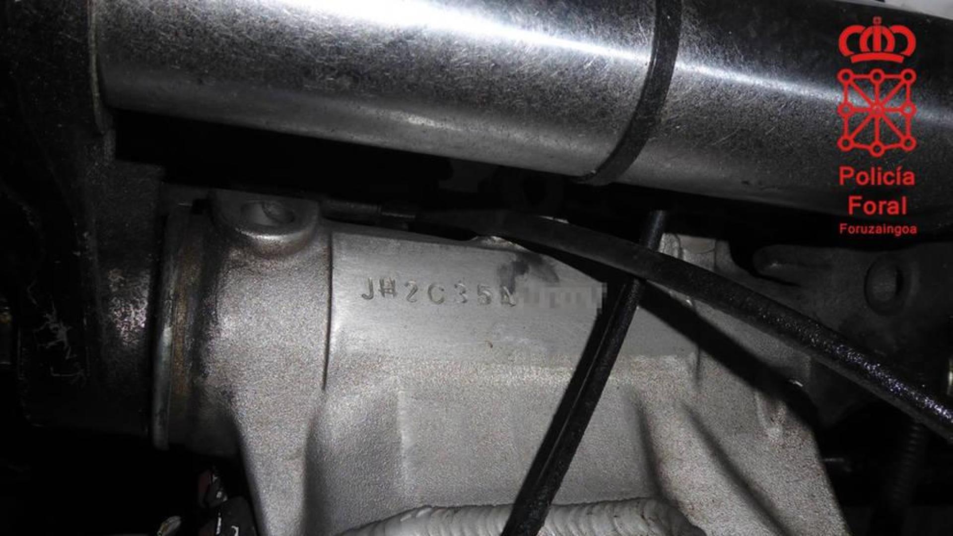 Imagen facilitada por la Policía Foral de la motocicleta interceptada.