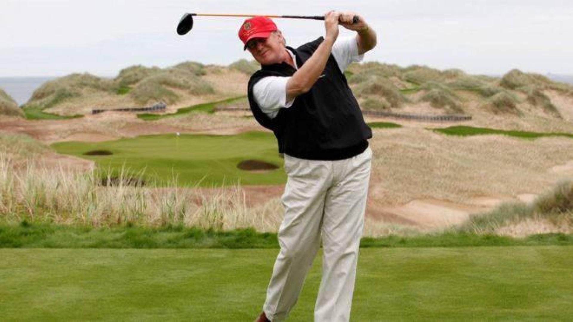 Donald Trump, en el Trump International Golf Links cerca de Aberdeen.
