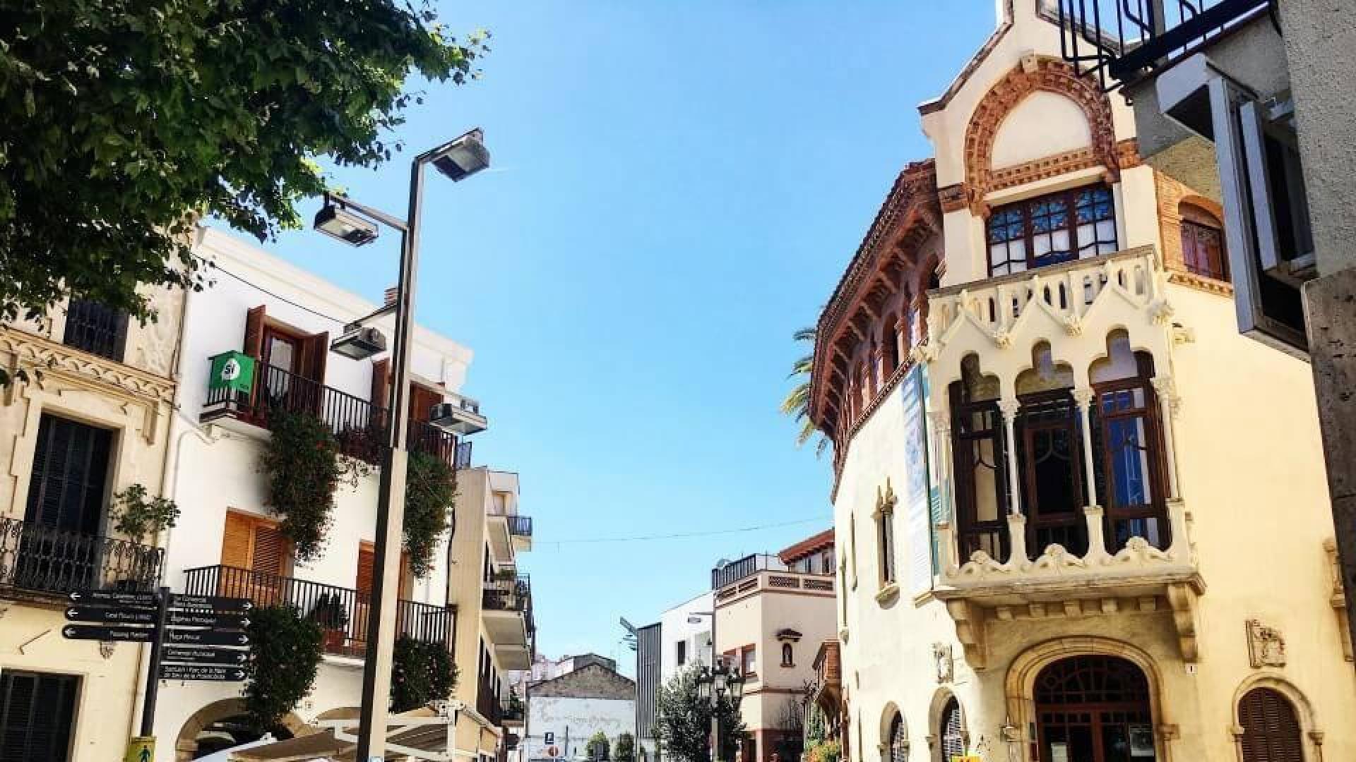 Detenidos dos menores de edad en Canet de Mar por violar a una joven y grabarlo