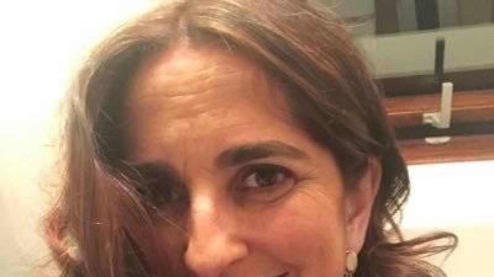 La escritora Arantza Portabales, ante su novela negra: "Nos da miedo la locura"