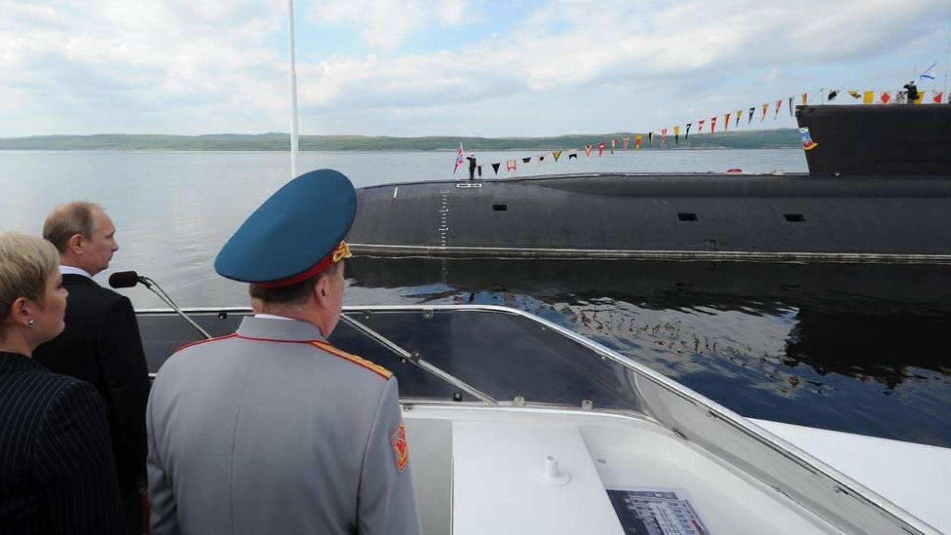 Mueren 14 tripulantes de un submarino ruso a causa de un incendio