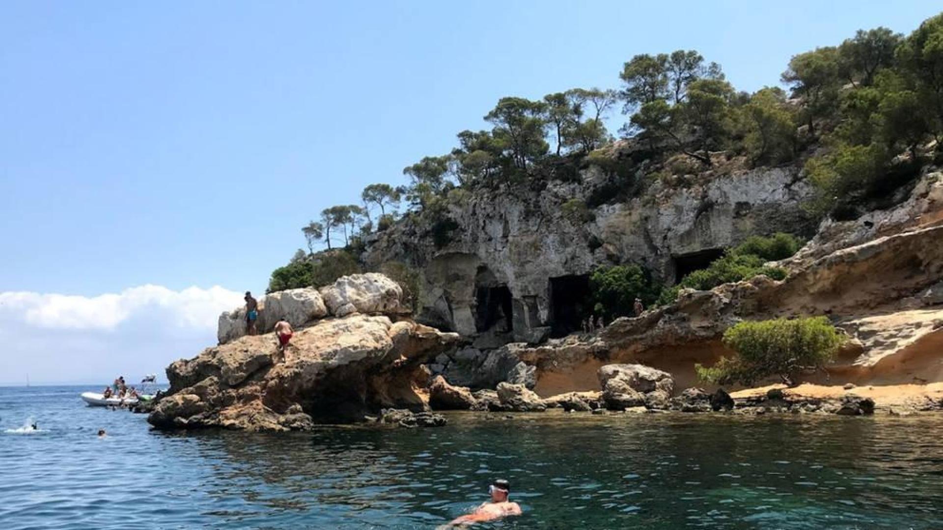 Muere una joven tras ser aplastada por una roca en una cala de Mallorca