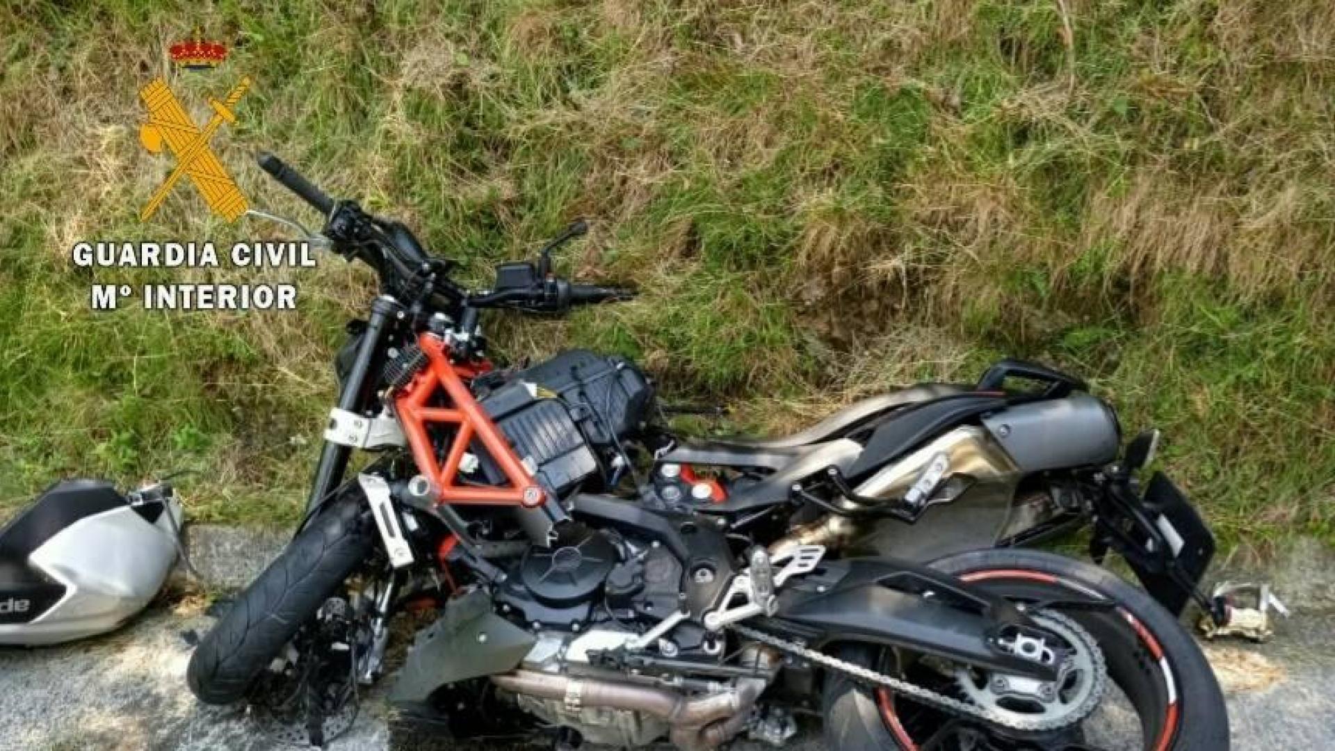 Un motorista resulta herido en un accidente con un camión hormigonera en Leiza