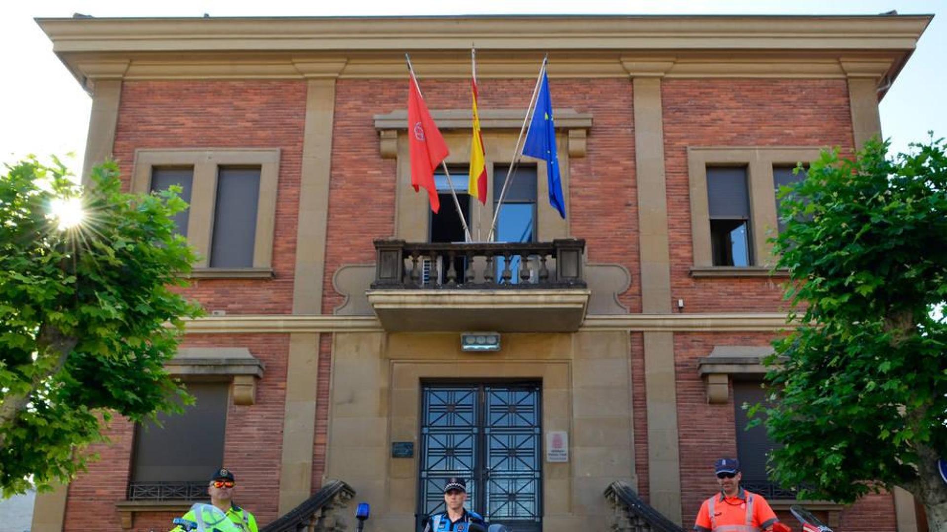 Agentes de los tres cuerpos en la sede de Policía Foral