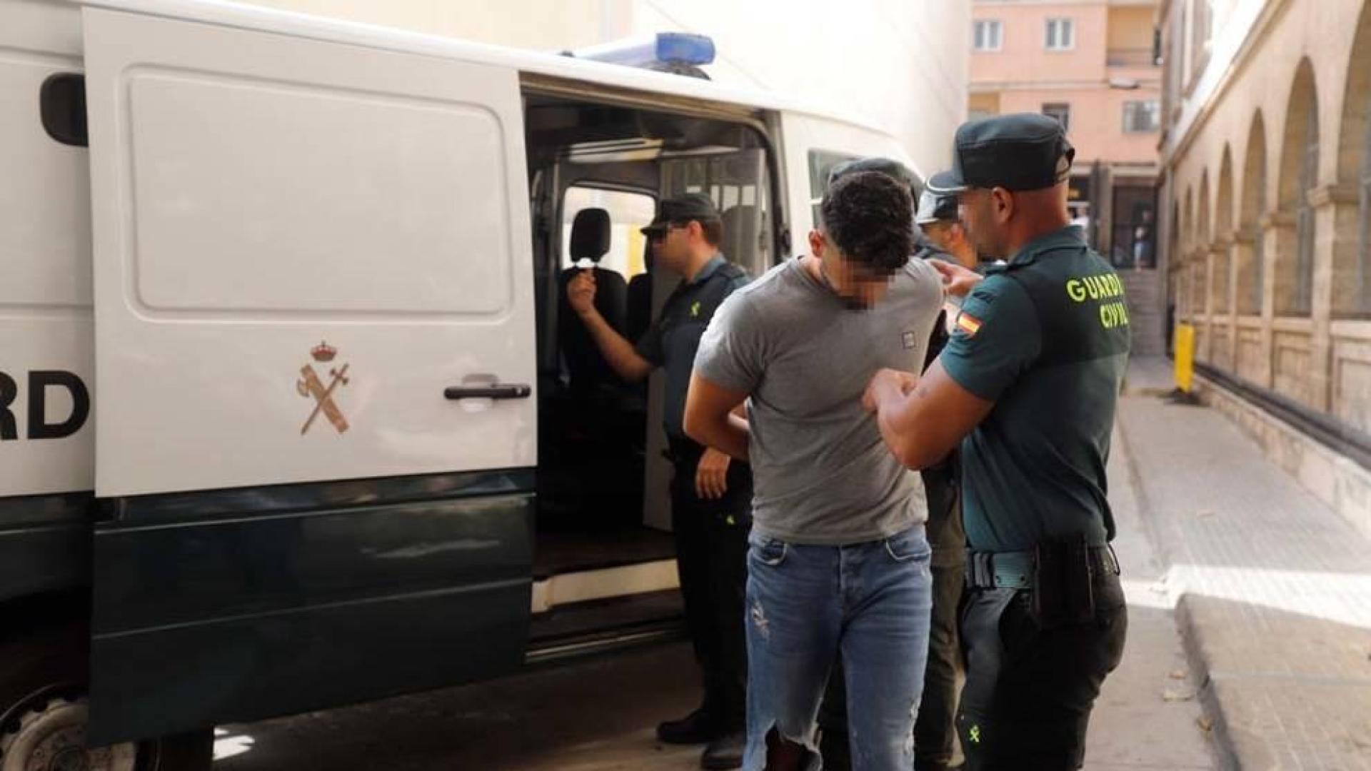 Pasan a disposición judicial los detenidos por violar a una joven en Mallorca