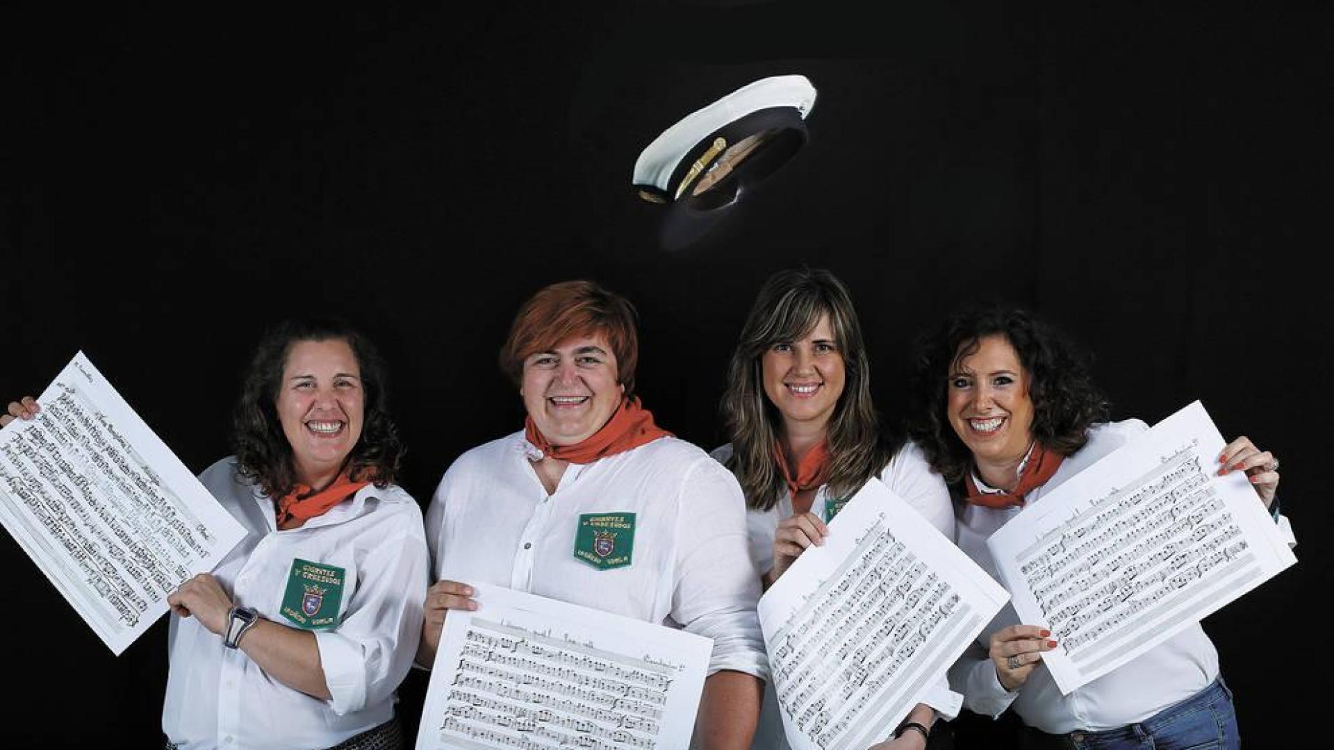 Integrantes de la Comparsa: “Crean un ambiente  y una magia que te envuelven”