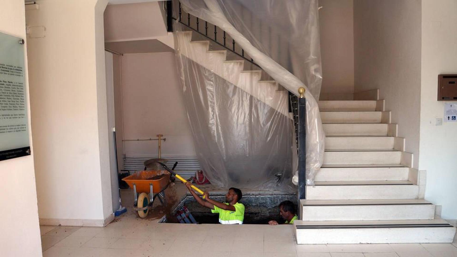 Instalación de un ascensor en el Ayuntamiento de Castejón.