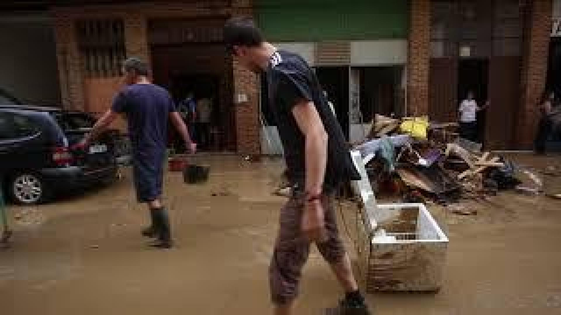 Los vecinos de Tafalla comienzan las labores de limpieza