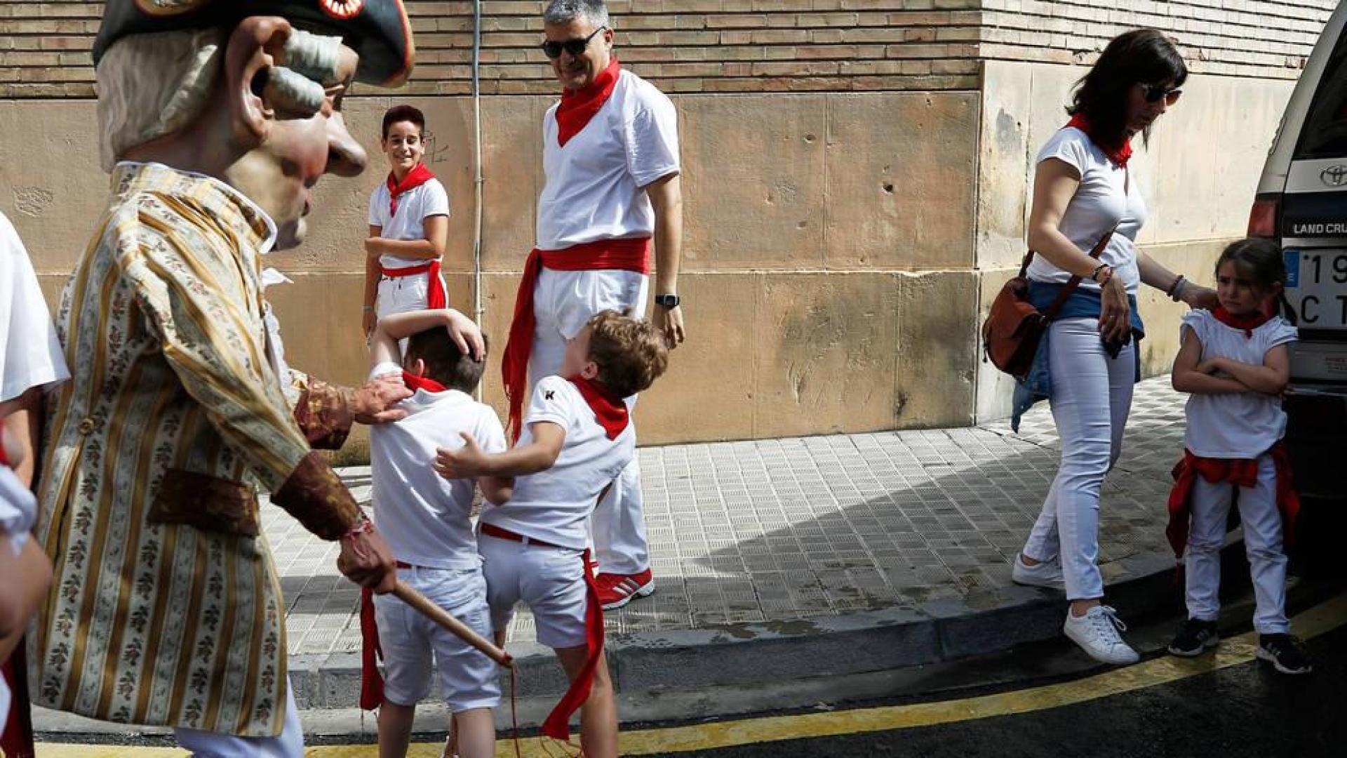 Fotos del recorrido de los gigantes y cabezudos de Pamplona del día 8 de julio de San Fermín 2019