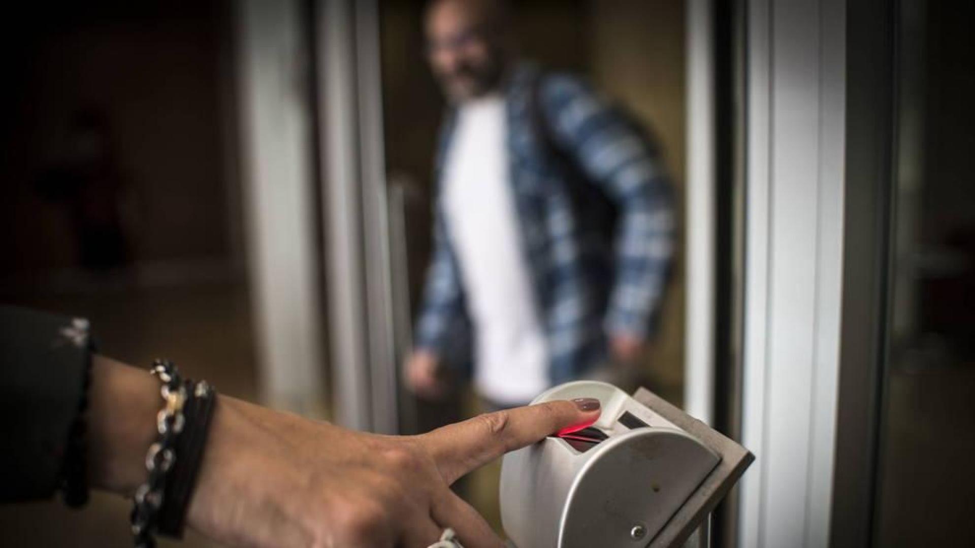 Las empresas pueden descontar de la nómina a los empleados impuntuales