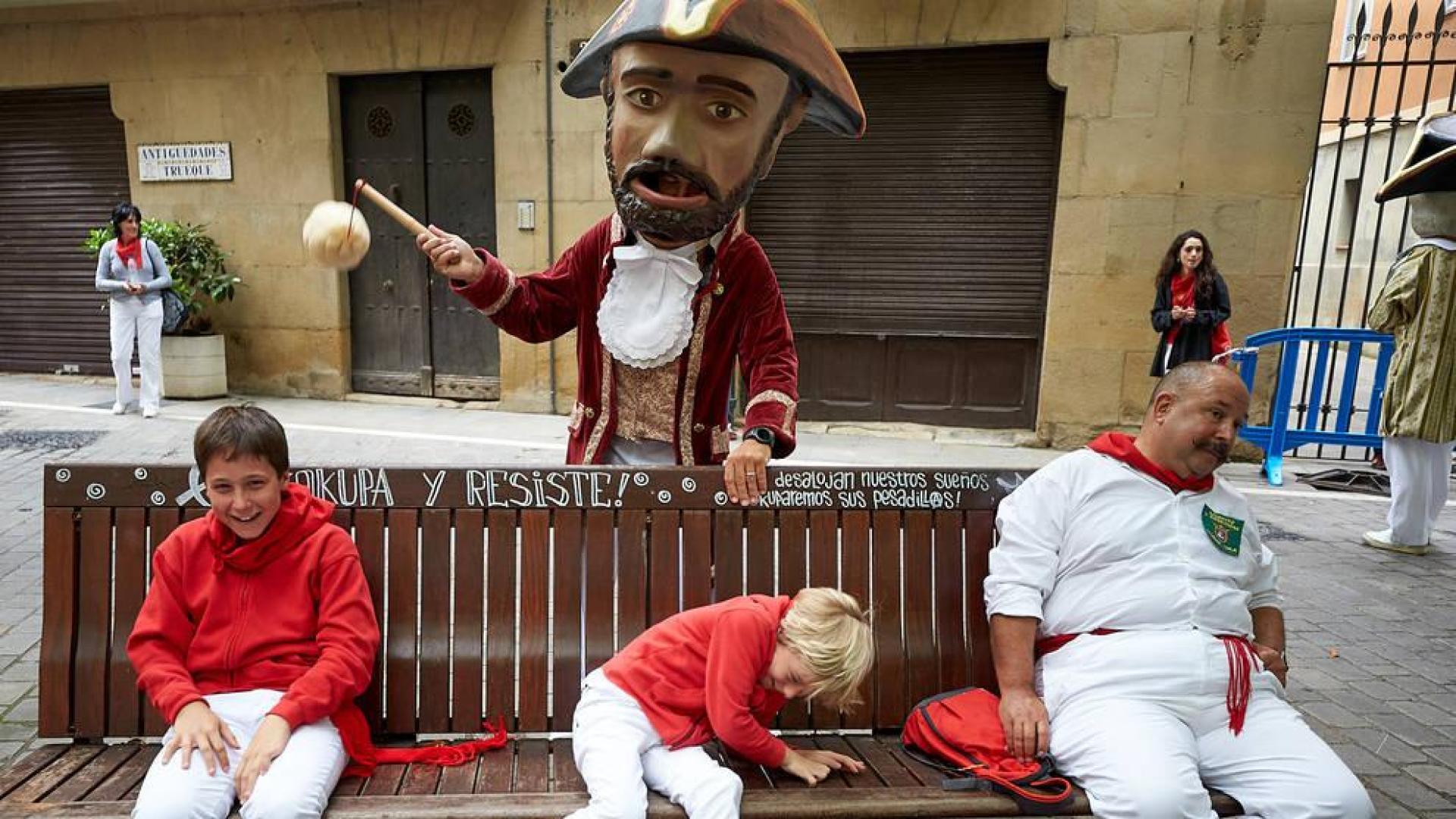 Fotos del recorrido de los gigantes y cabezudos de Pamplona del día 9 de julio de San Fermín 2019