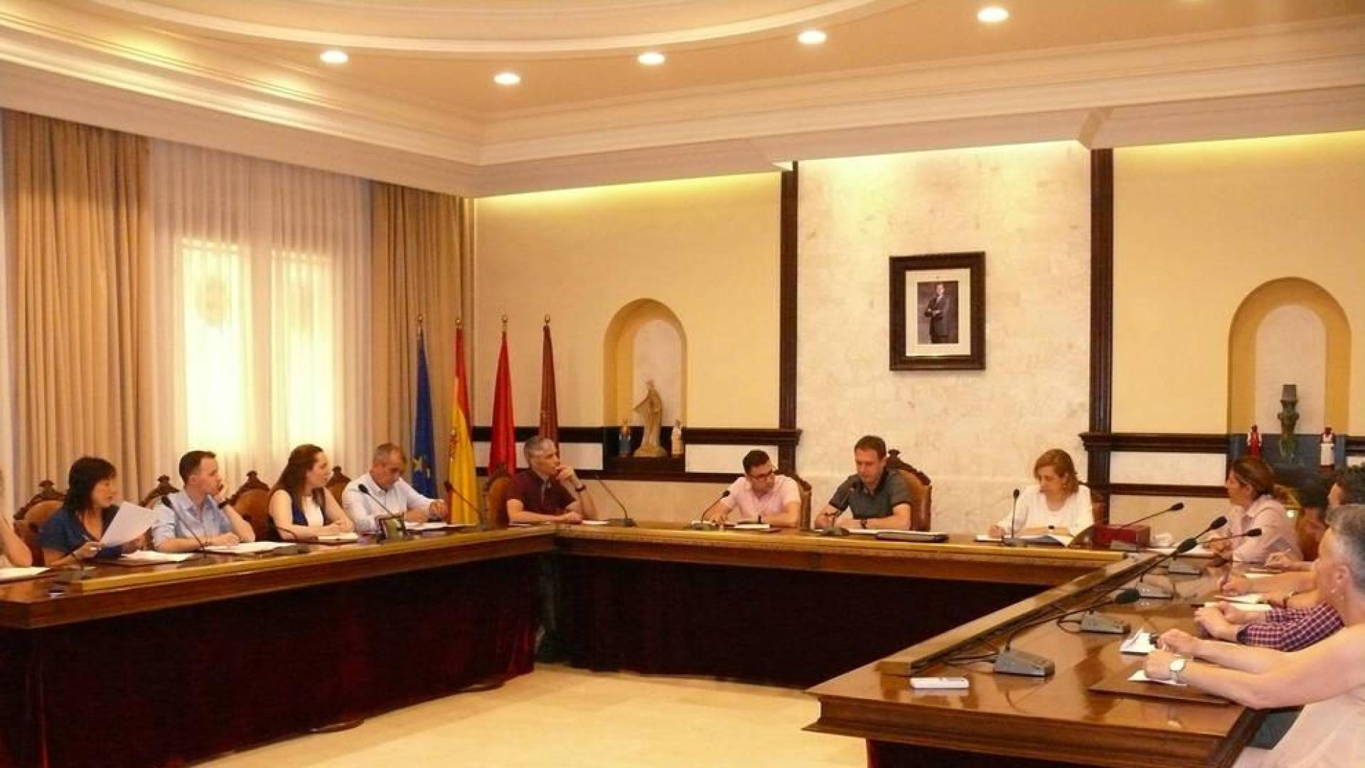 La oposición critica la elección de cargos en varias entidades en Cintruénigo