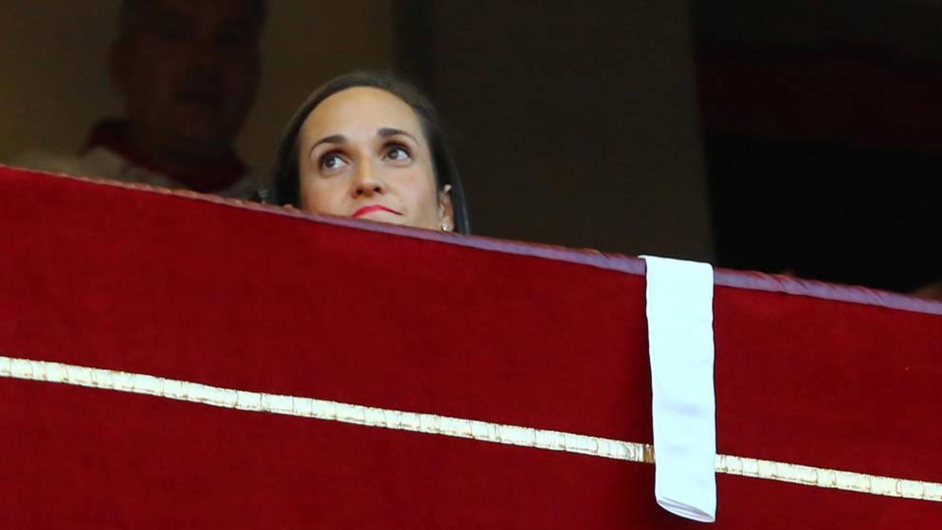 El temple de María Echávarri en la presidencia de la corrida de toros