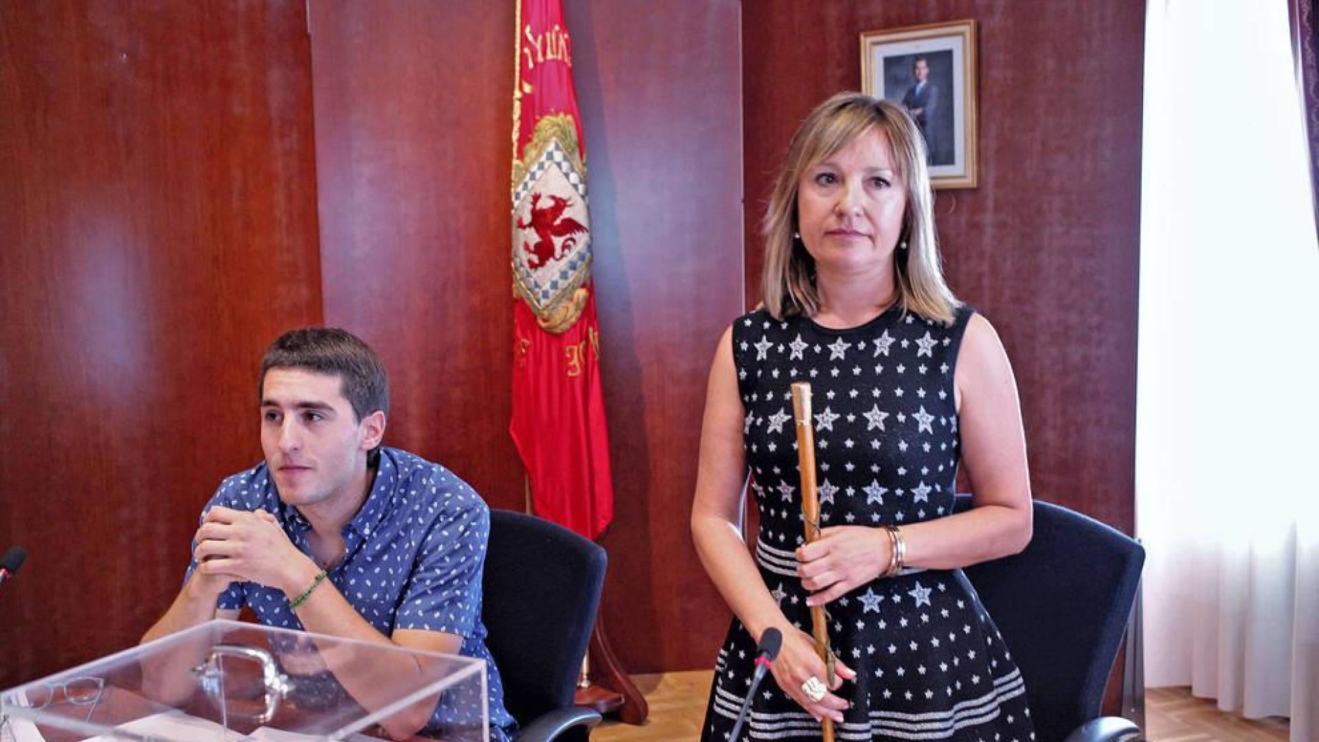 La propuesta de la alcaldesa de integrar a todos los grupos en la junta, sin apoyo