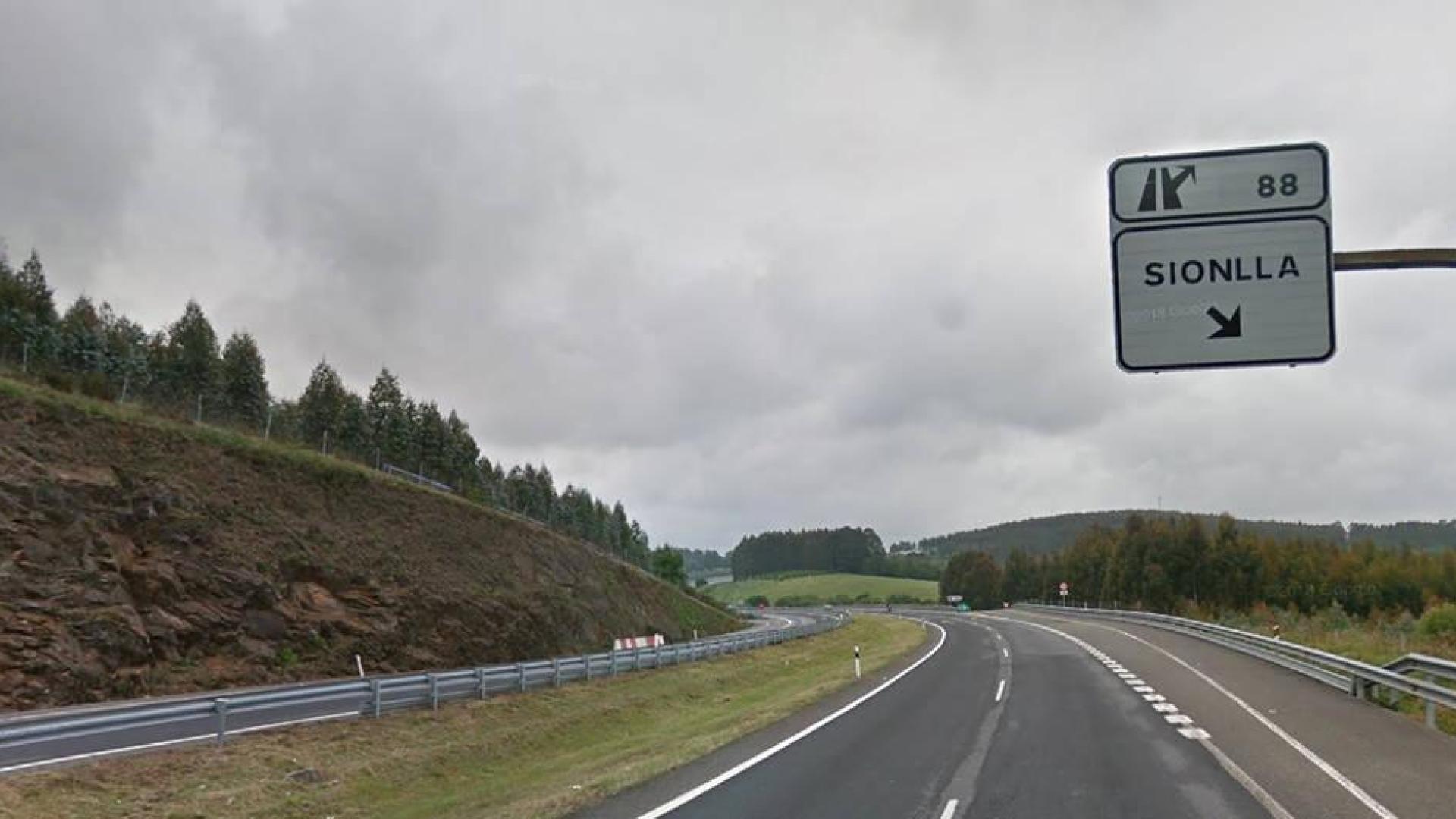 Interceptado un conductor de 88 años a 156 km/h. en Ourense