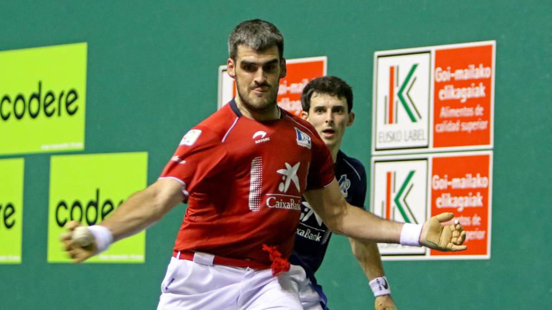 Ezkurdia golpea a la pelota este jueves en el Labrit.
