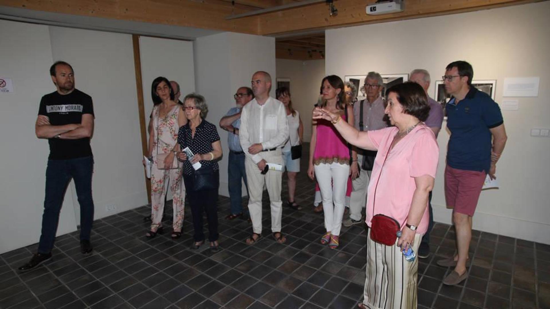 Fotos en la intimidad del artista.