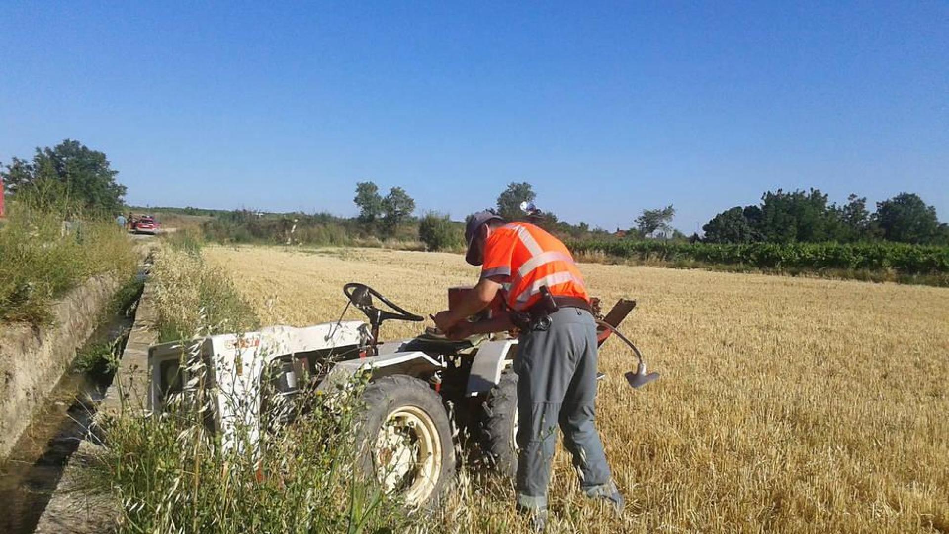 Fallece un agricultor de Cascante al volcar su tractor en un camino de Tulebras