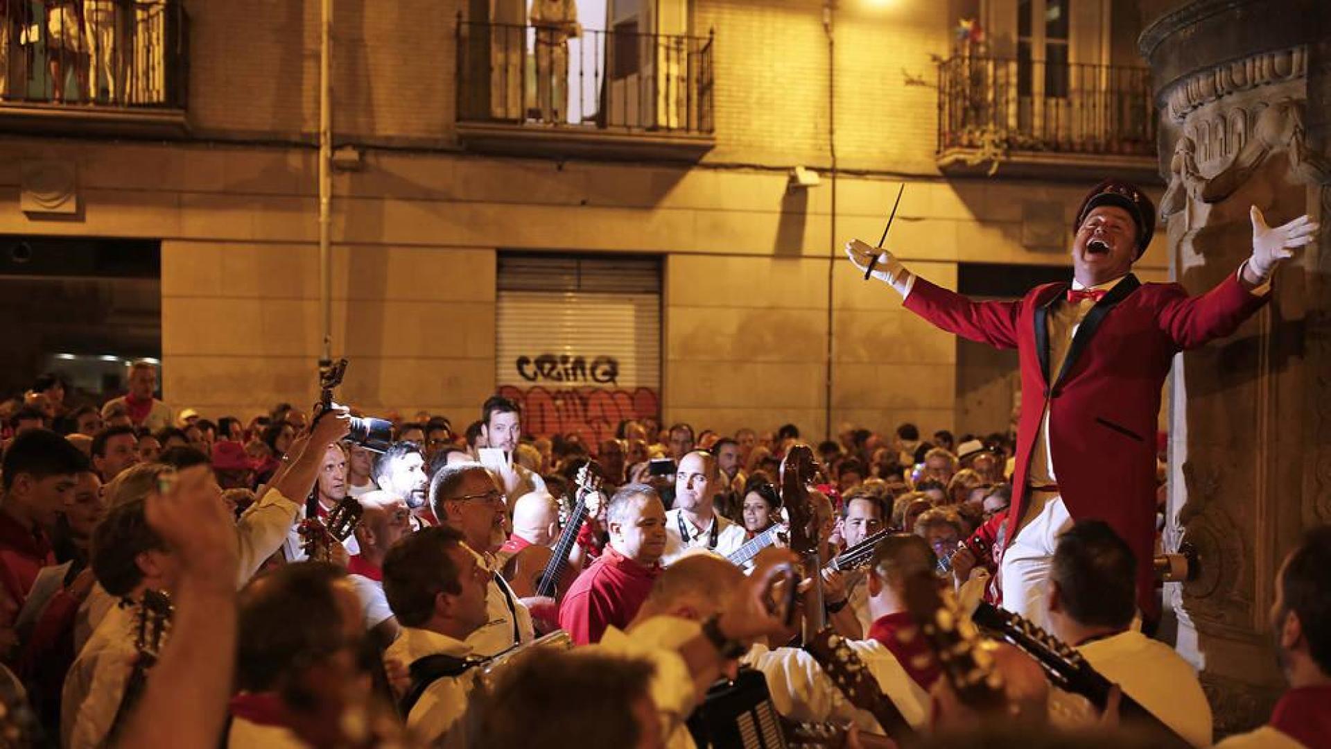 El Pobre de Mí alternativo en la Plaza del Consejo