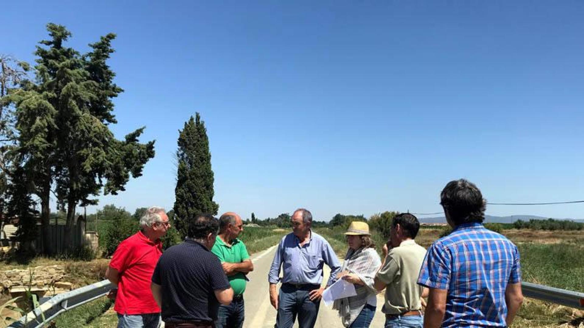 La consejera Elizalde visita la zona afectada por las inundaciones