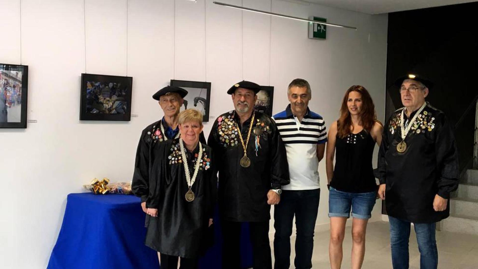 Los premiados con miembros de la Orden del Cuto Divino.