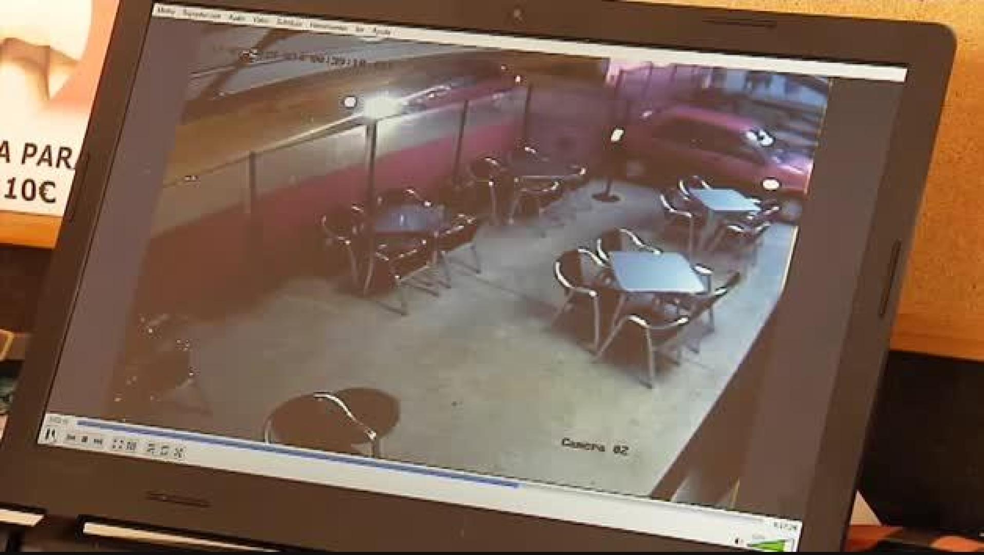 Espectacular alunizaje contra un restaurante en A Coruña