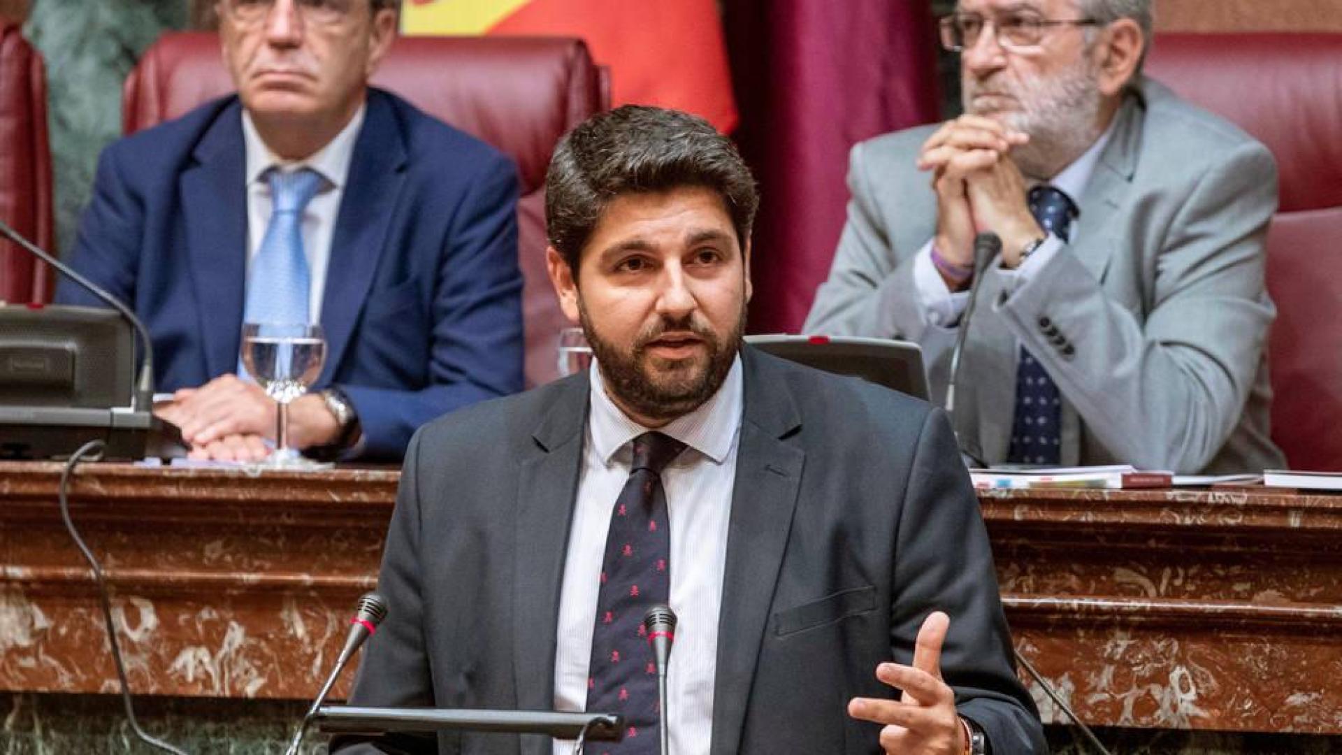 Vox frustra la investidura del candidato del PP en Murcia