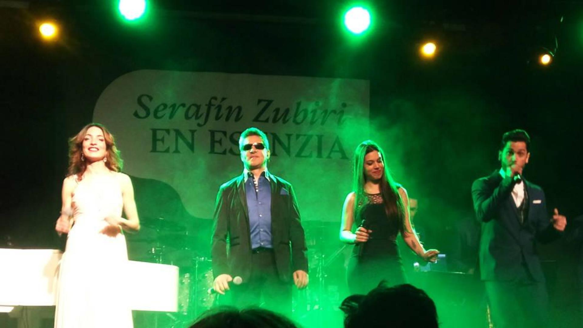 Serafín Zubiri y la orquesta 'En esenZia' inician las noches de verbena en la Plaza del Castillo