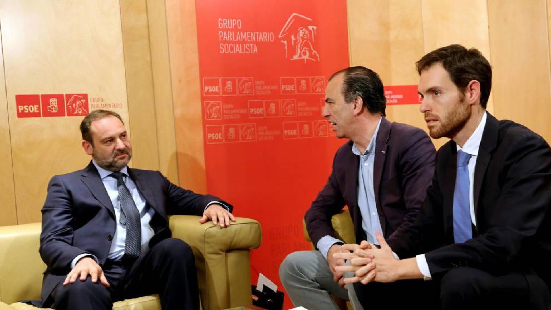 Ábalos no ha convocado a NA+ y sus 2 diputados votarán 'no' a Sánchez