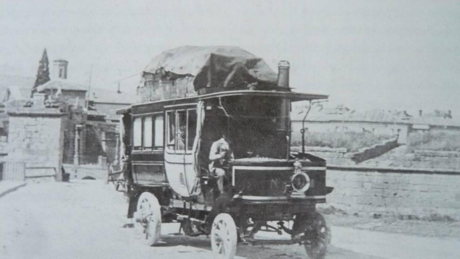 1899. Navarra fue pionera en los autobuses a vapor