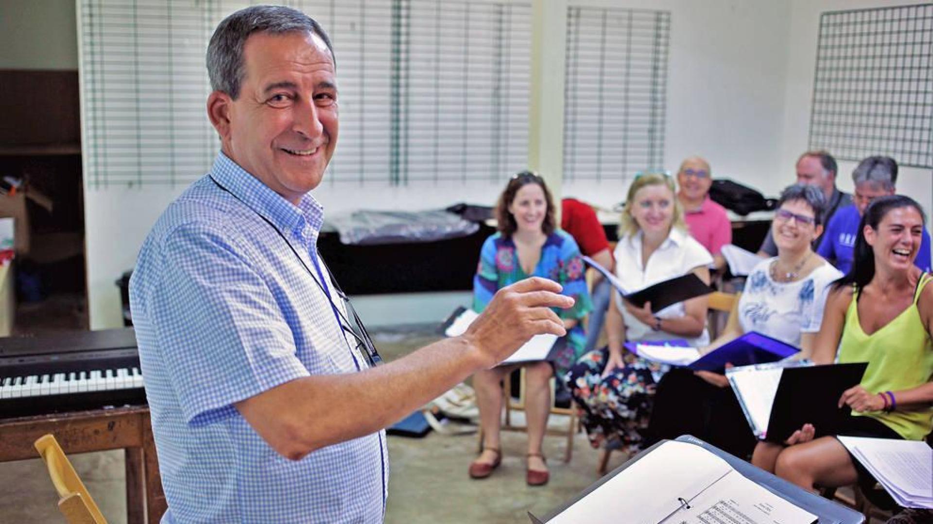 Carlos Gorricho: “Cantar en un coro puede 'salvar' a muchas personas”.